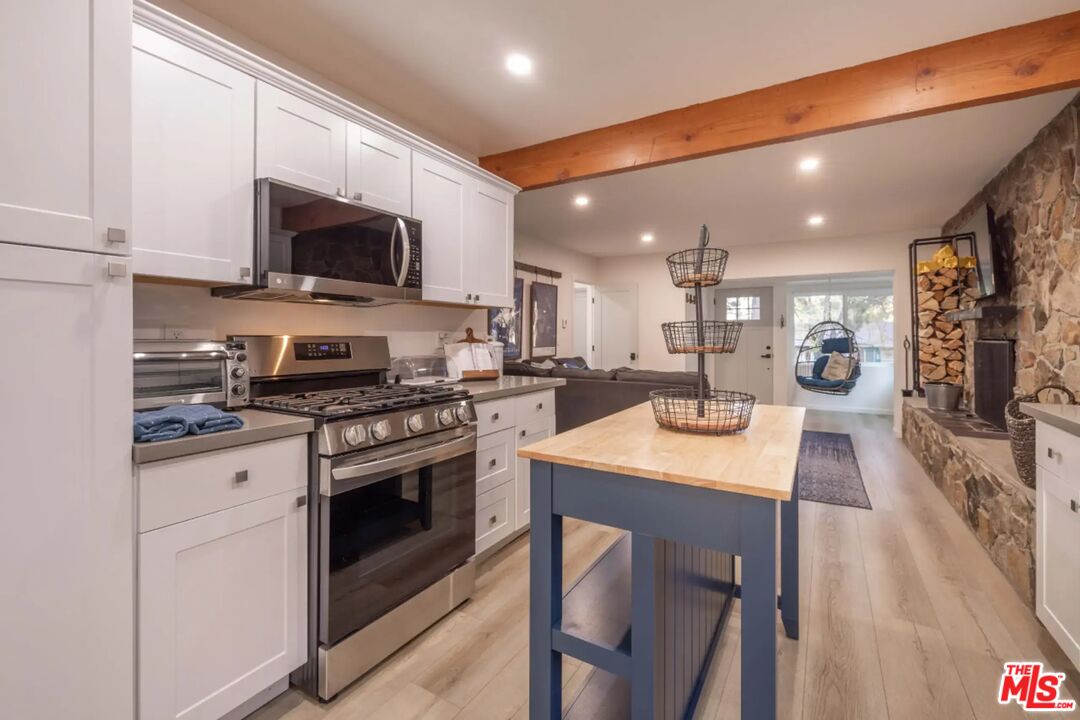 333 Downey Dr
