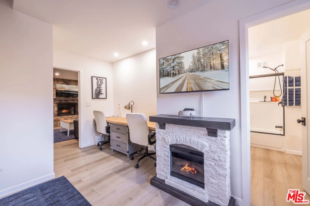 333 Downey Dr