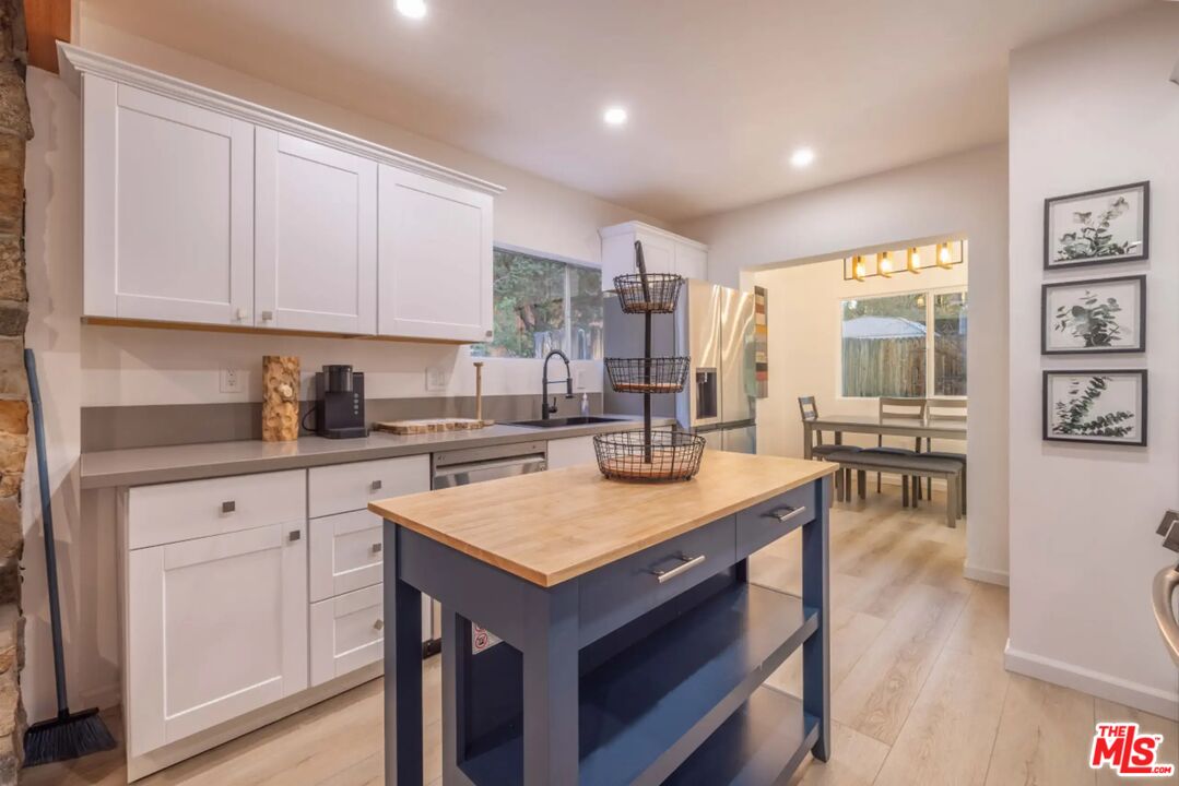 333 Downey Dr