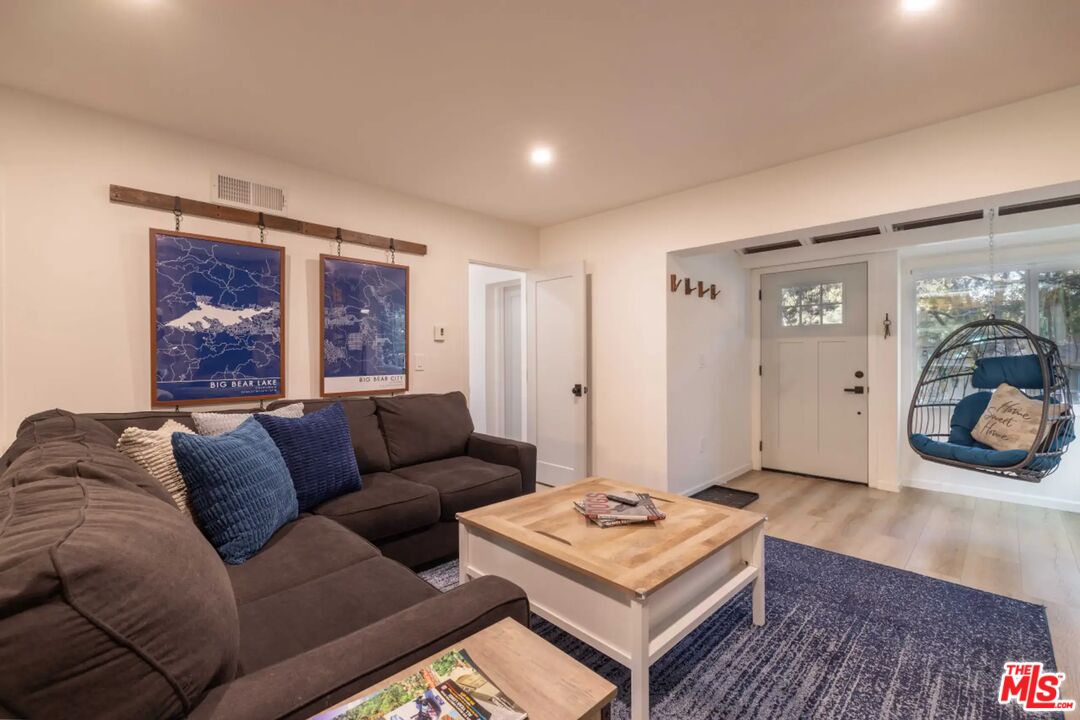333 Downey Dr
