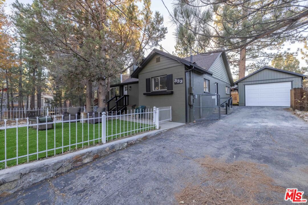 333 Downey Dr
