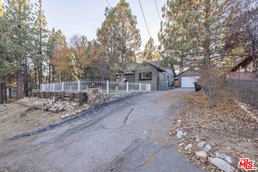 333 Downey Dr