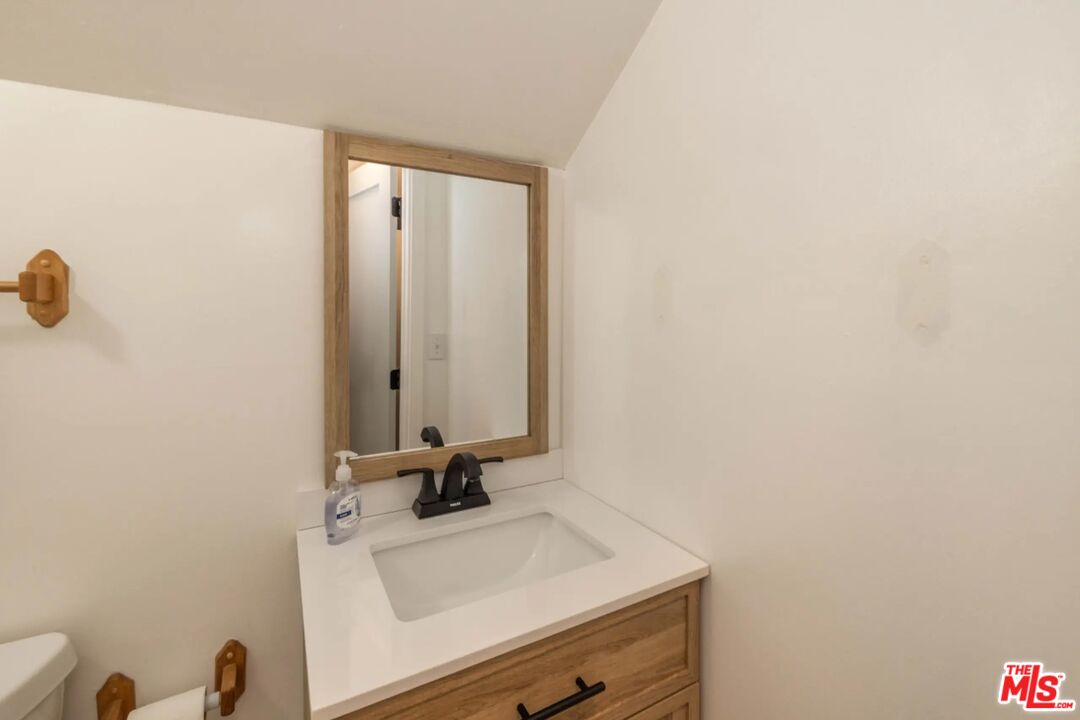 333 Downey Dr