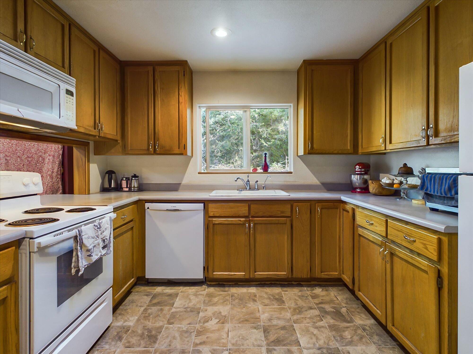 1316 Thomas Road