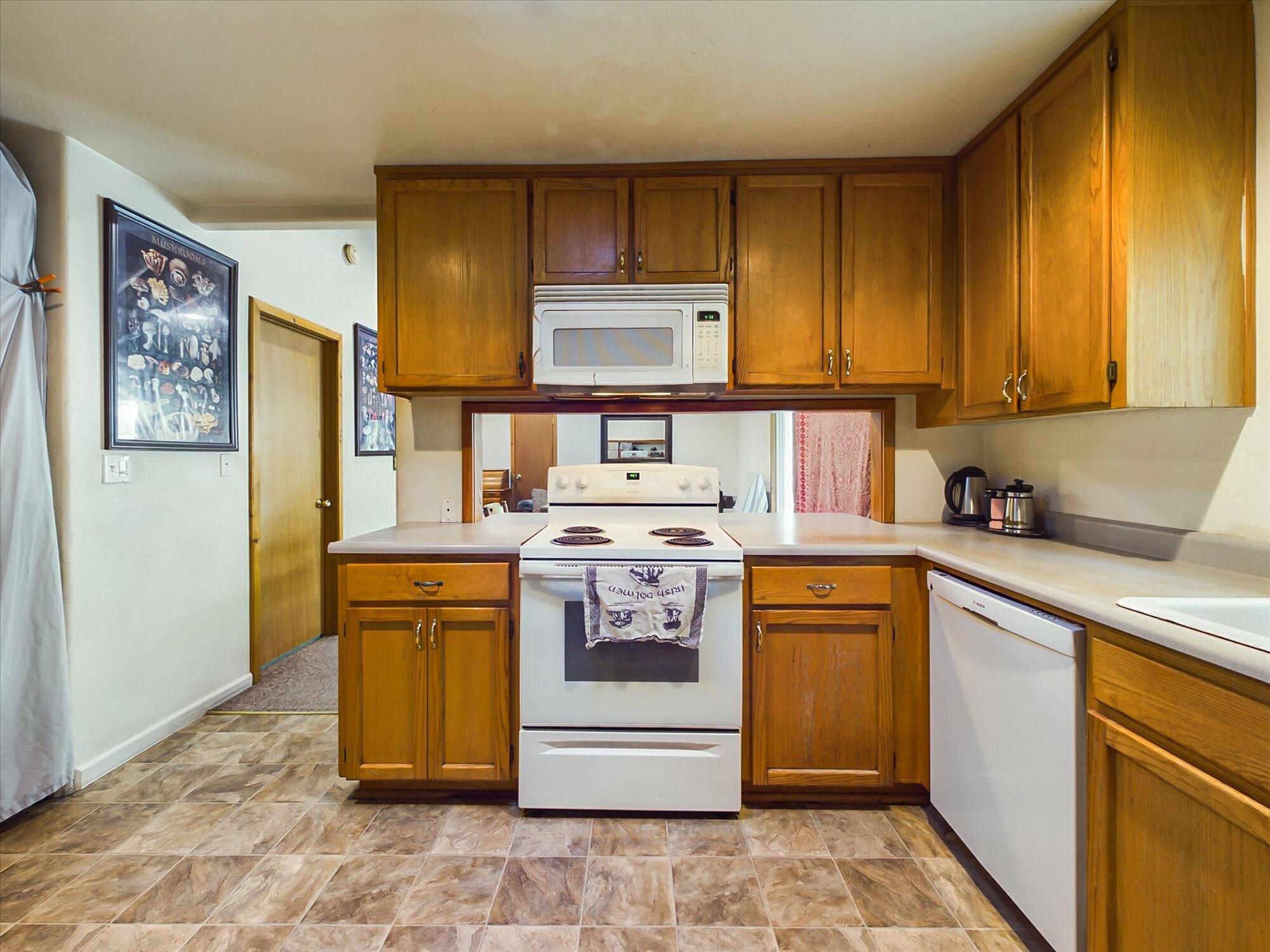 1316 Thomas Road
