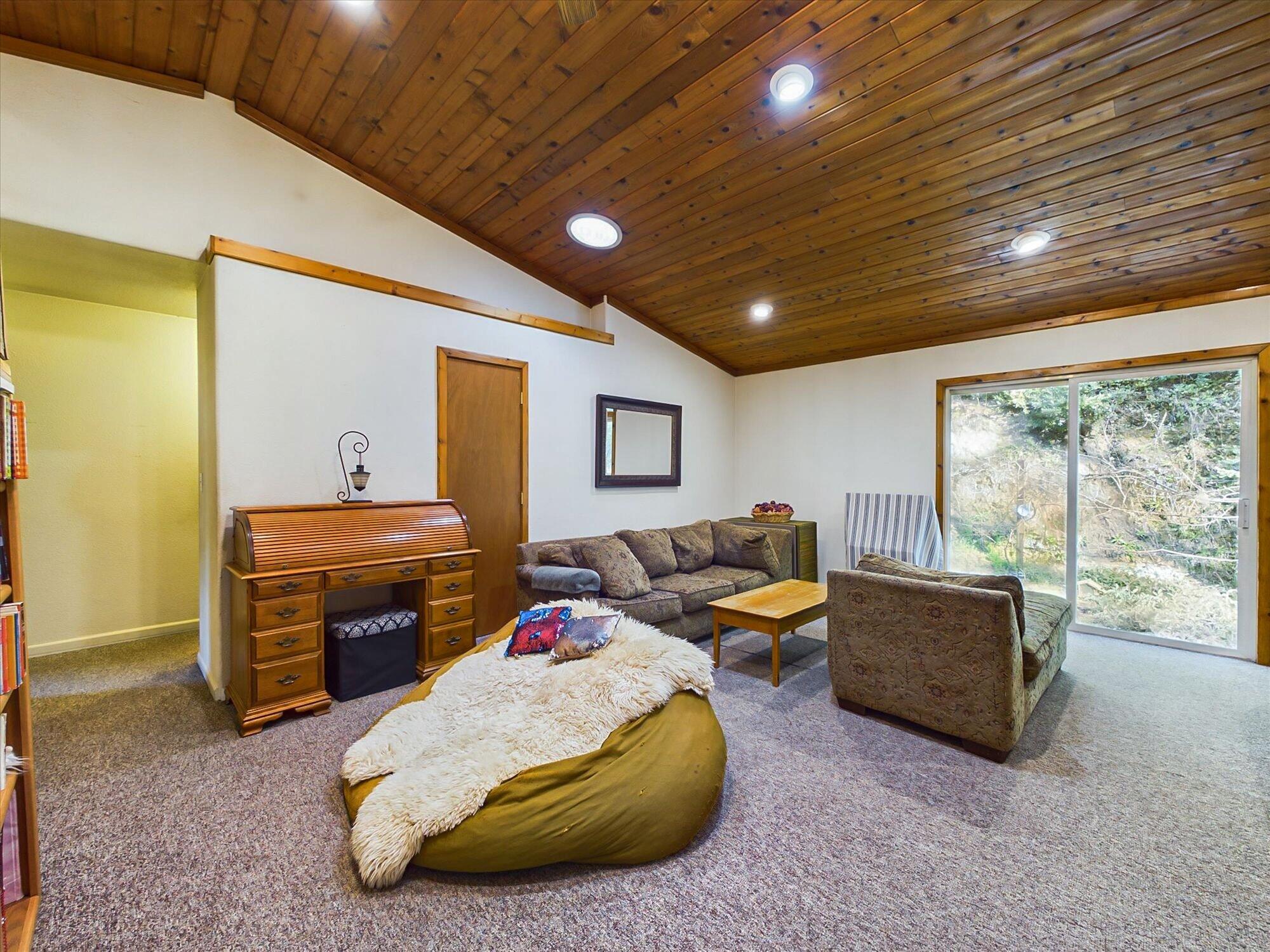 1316 Thomas Road
