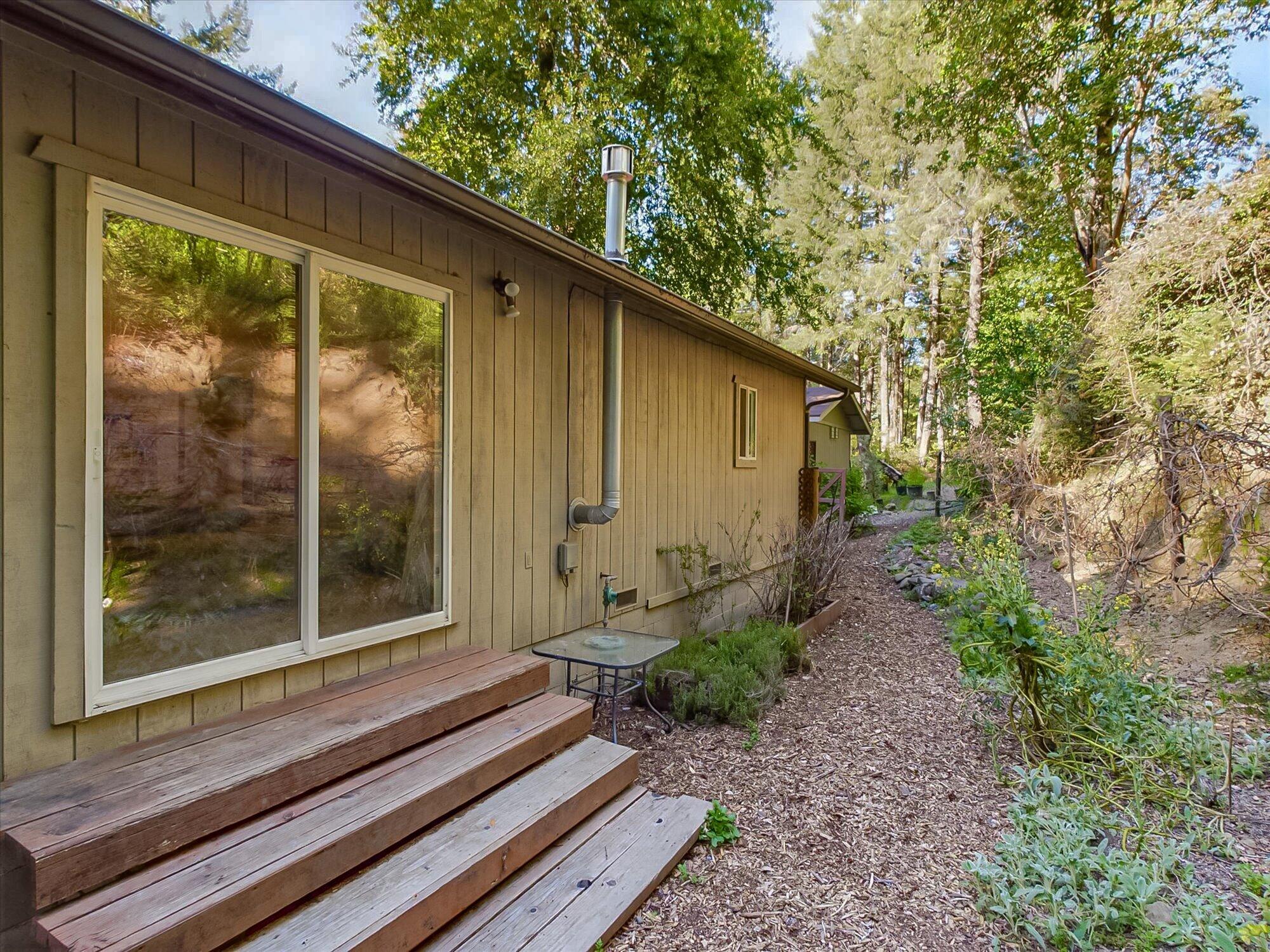 1316 Thomas Road