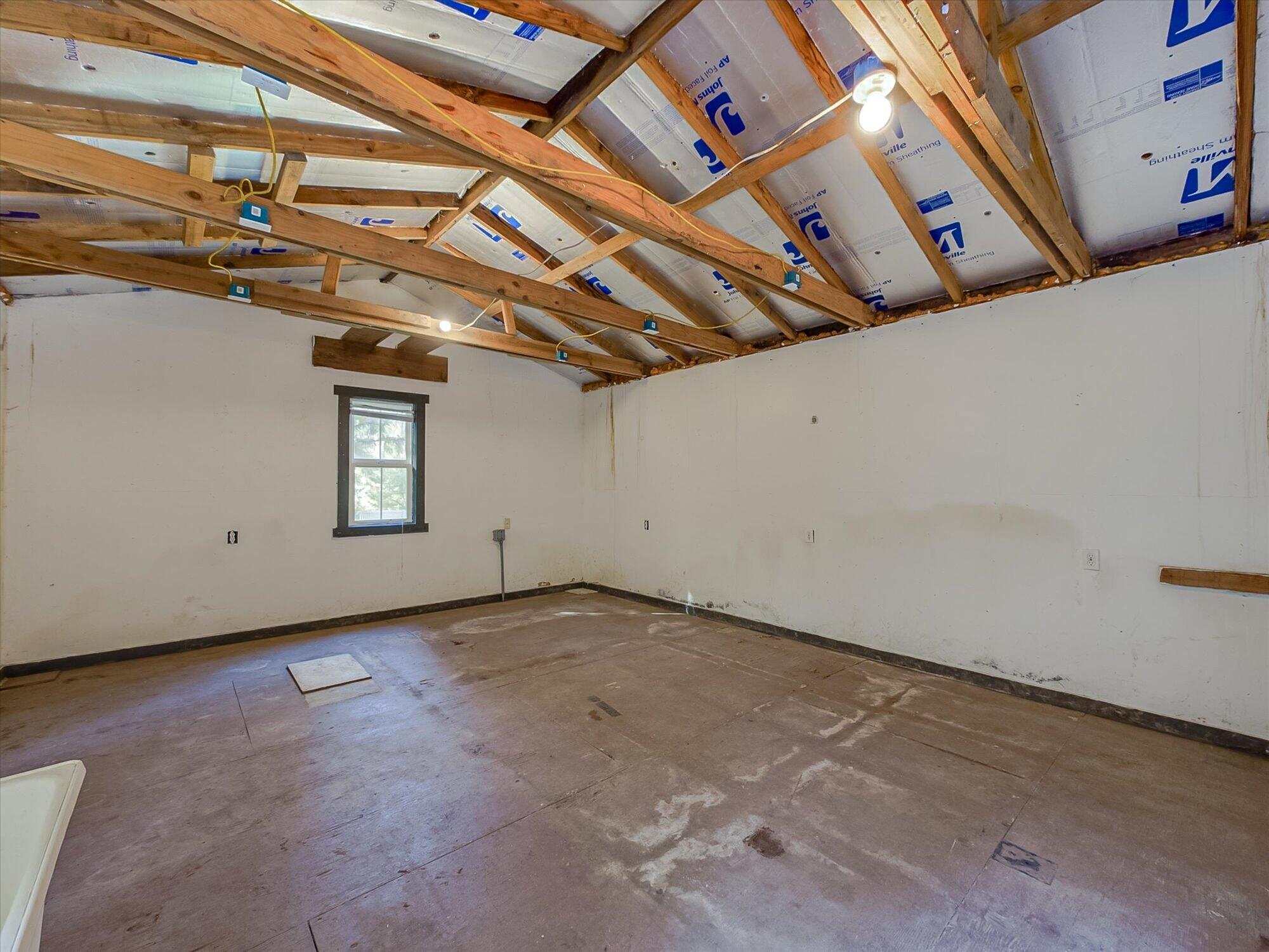 1316 Thomas Road
