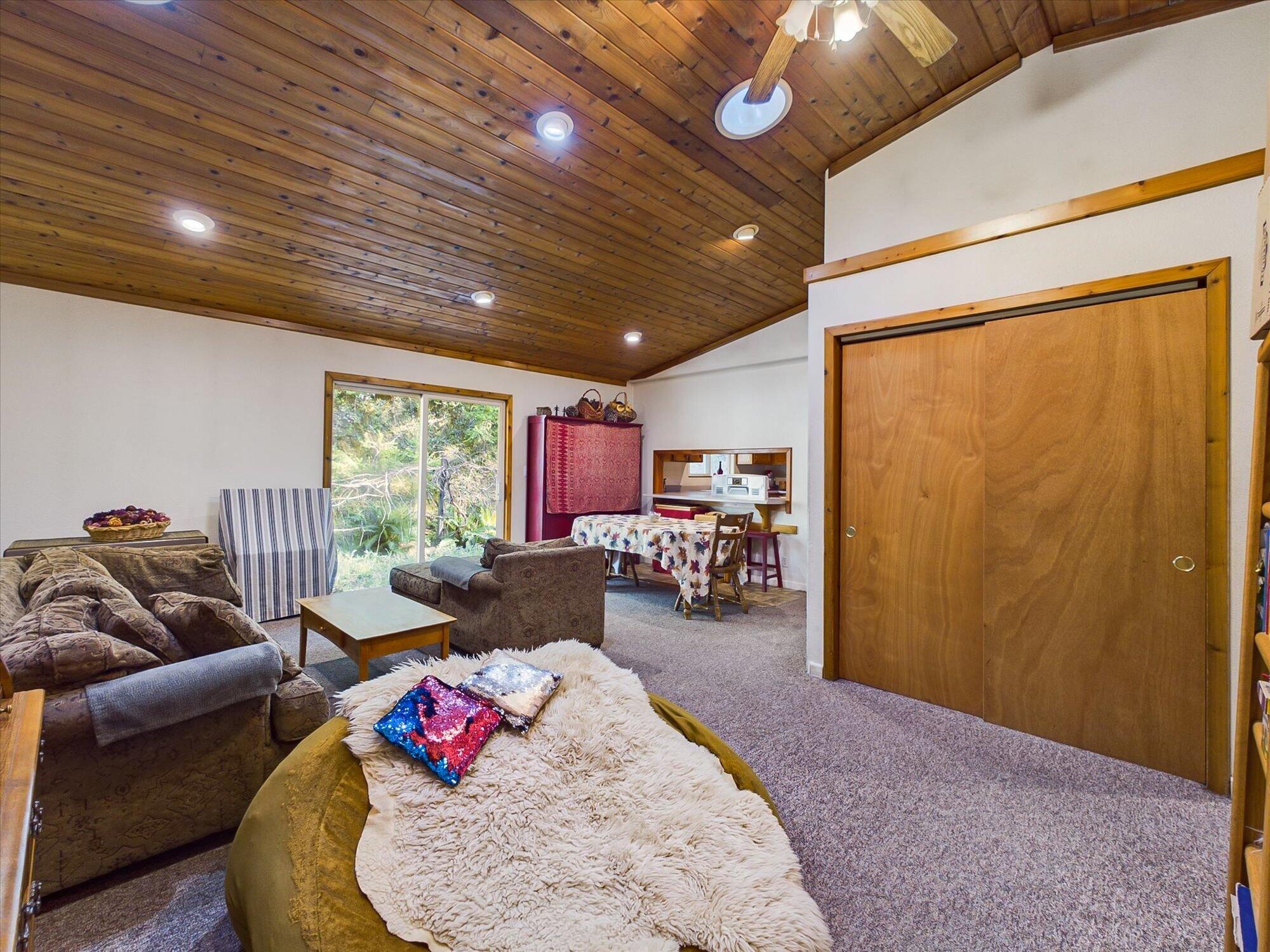 1316 Thomas Road