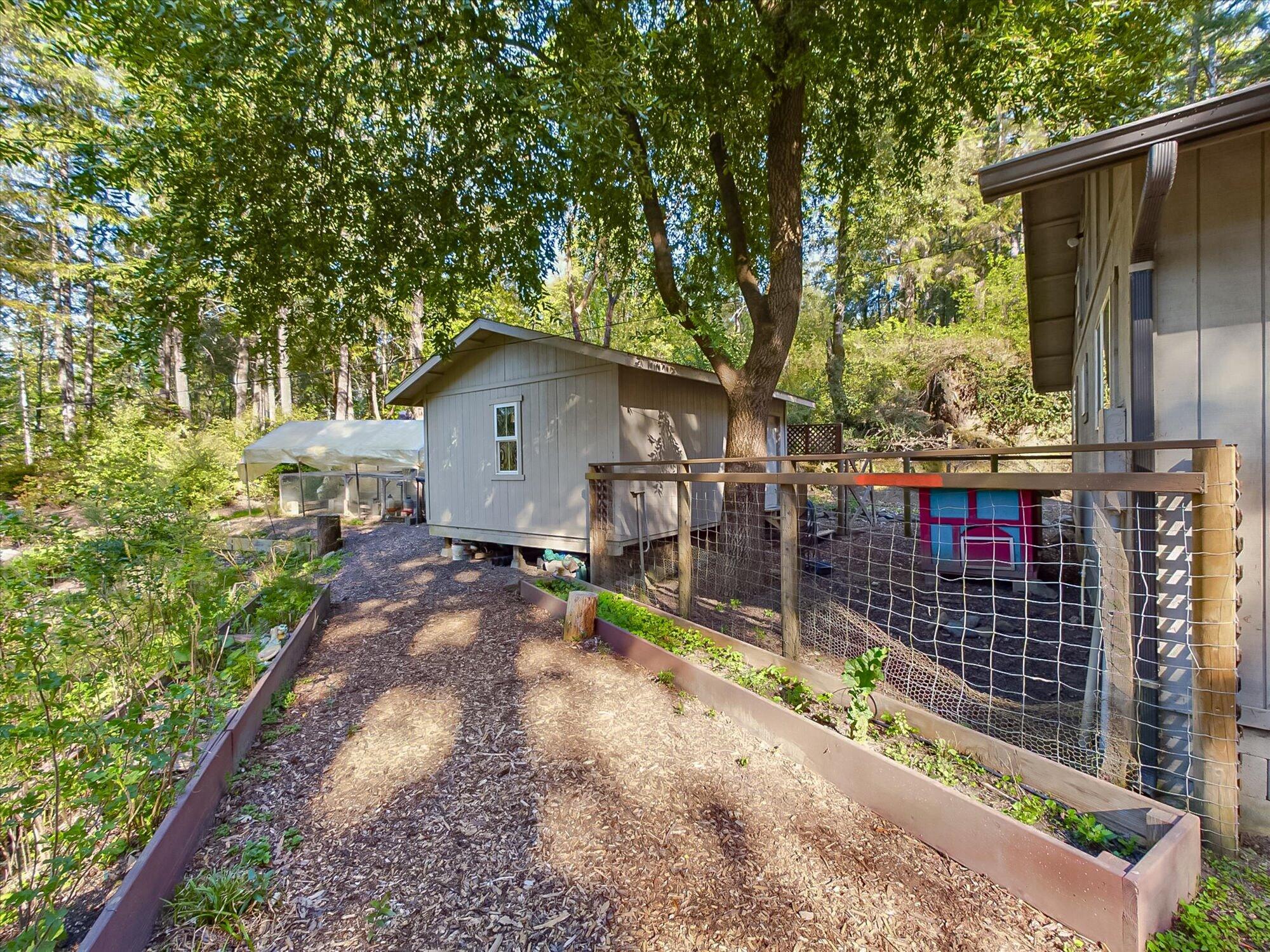 1316 Thomas Road
