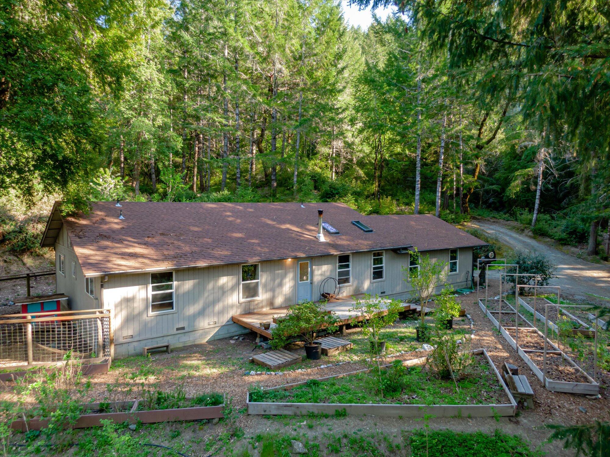 1316 Thomas Road