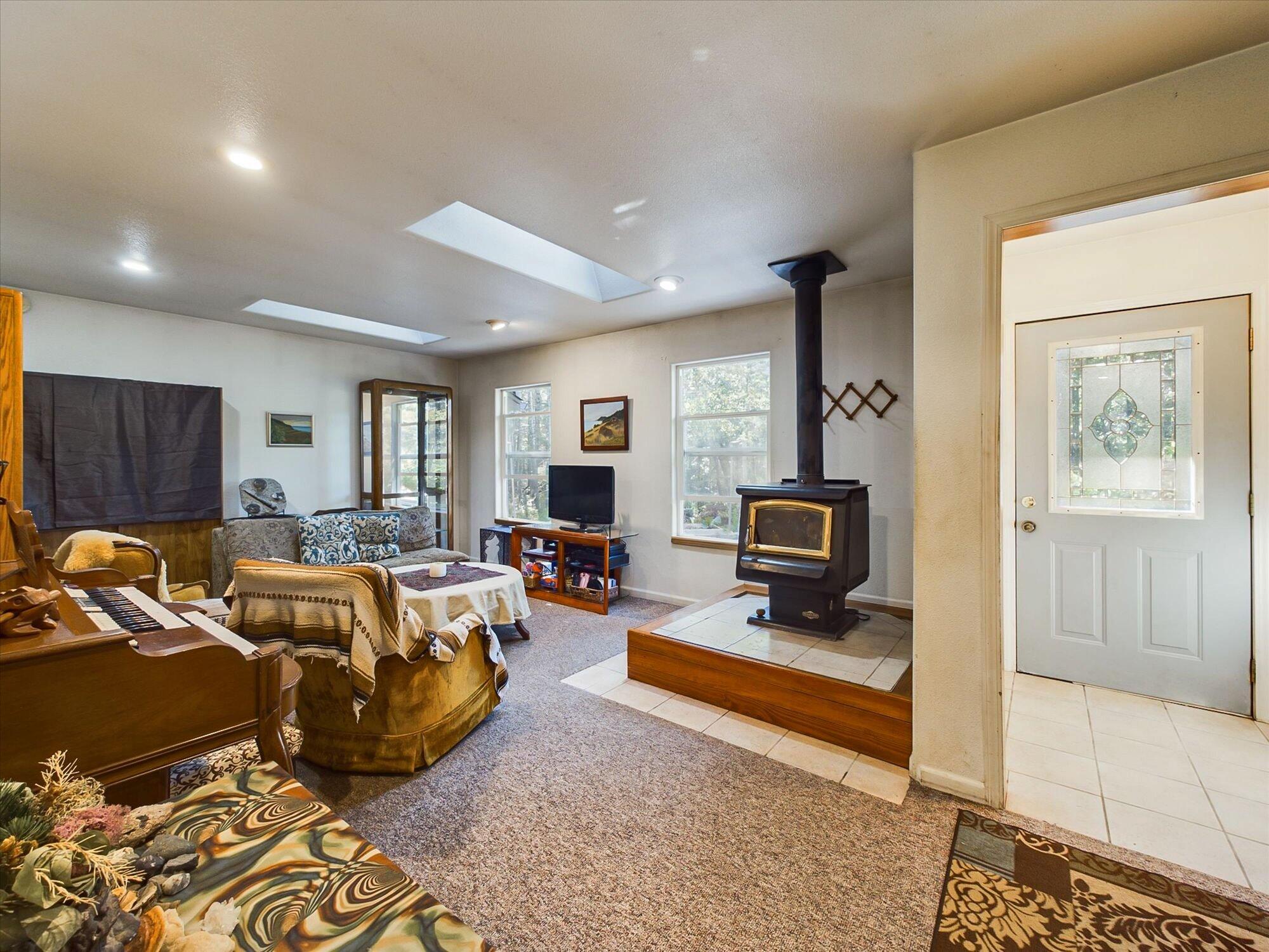 1316 Thomas Road