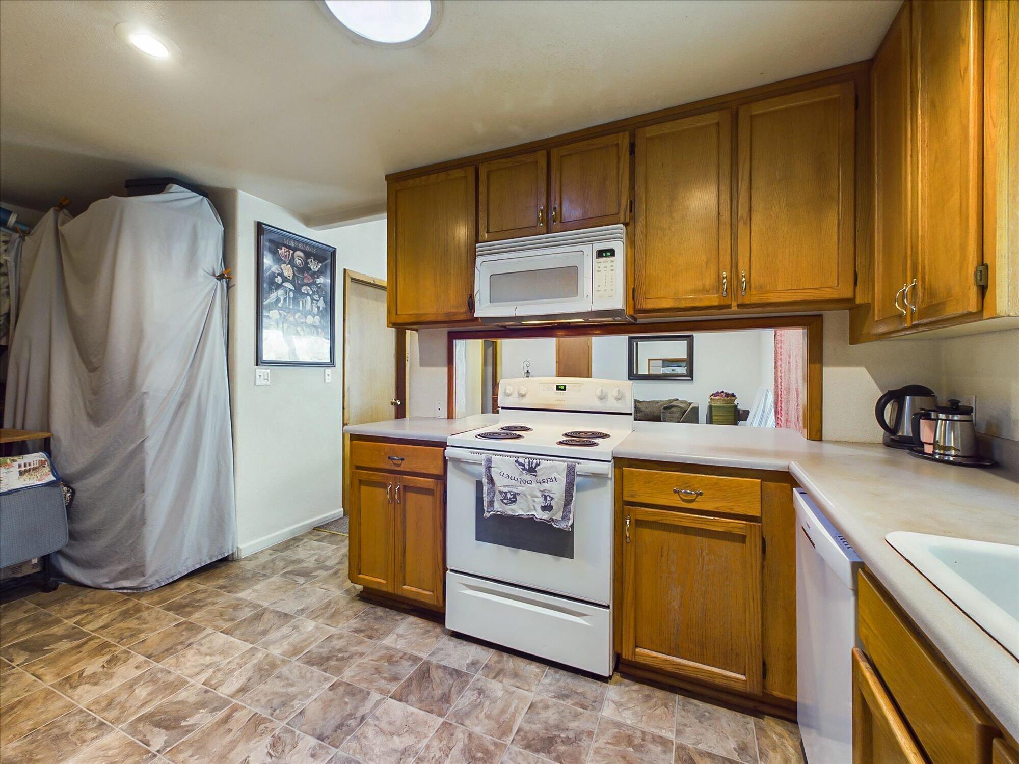1316 Thomas Road