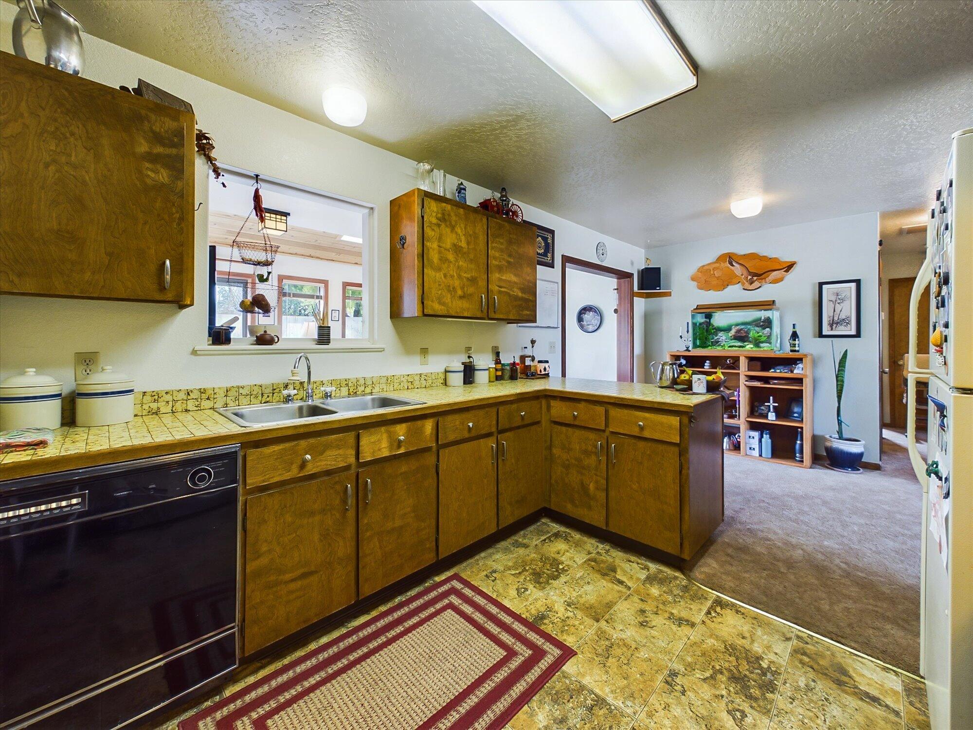 5519 Country Lane