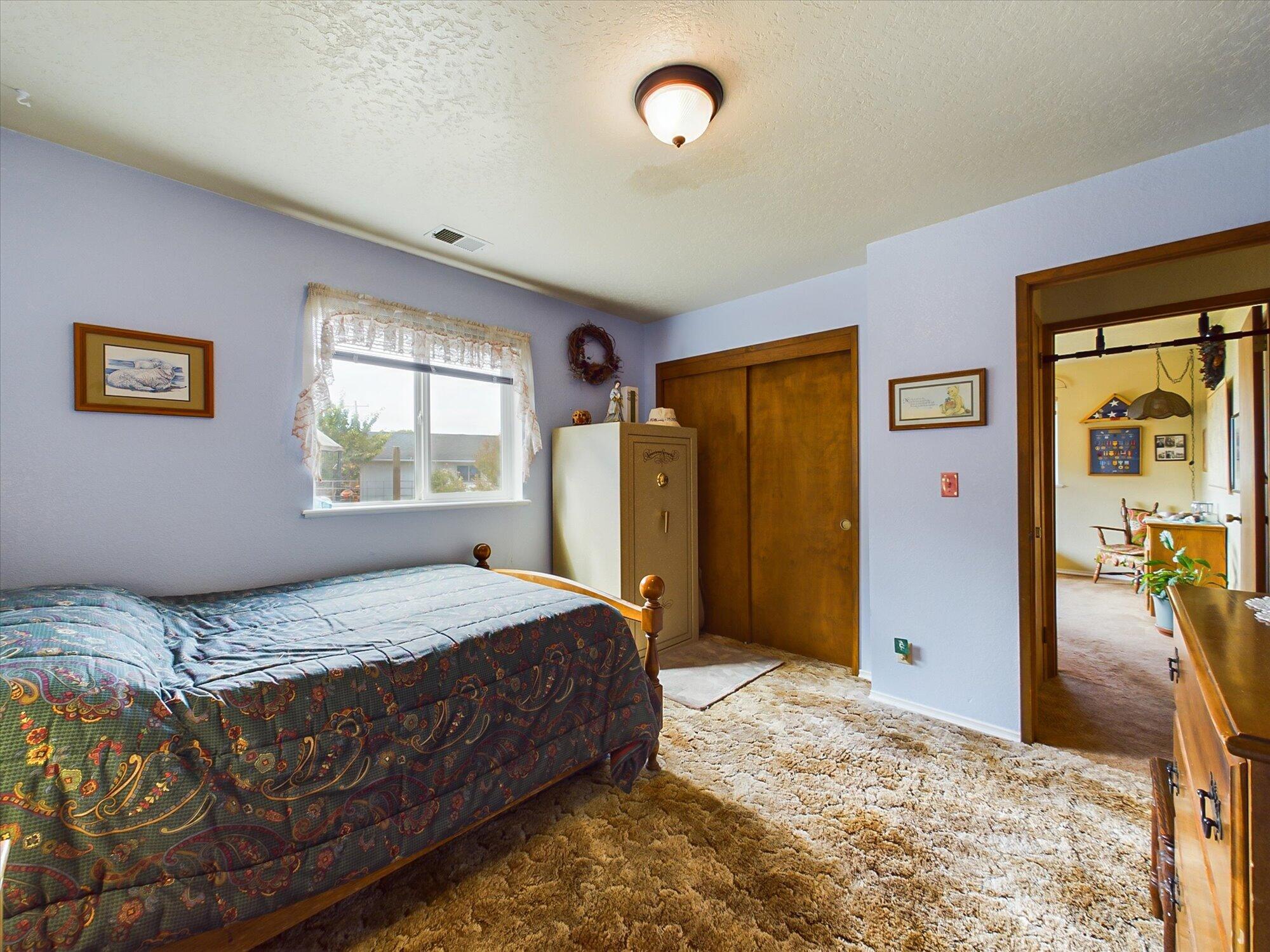5519 Country Lane