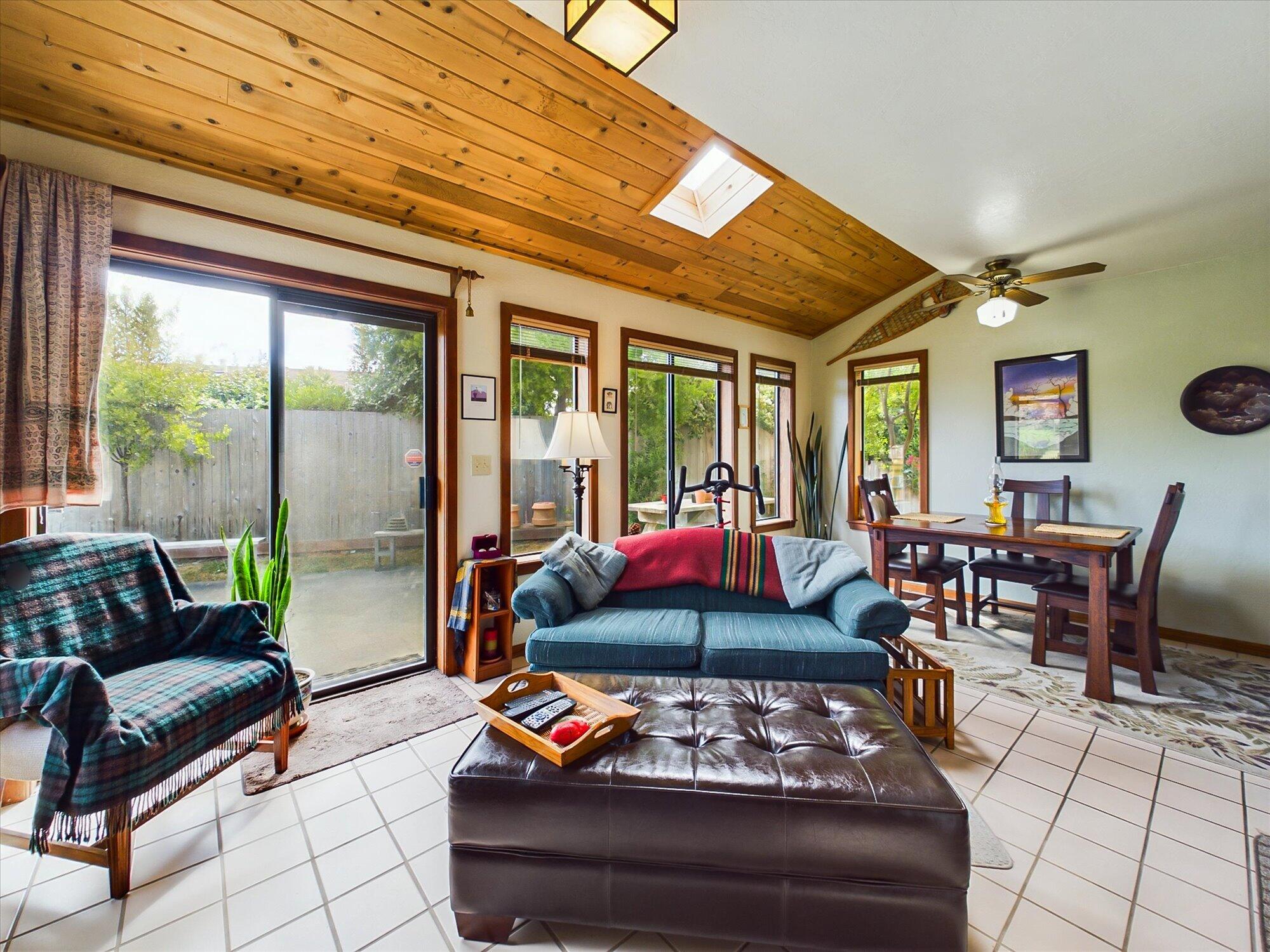 5519 Country Lane