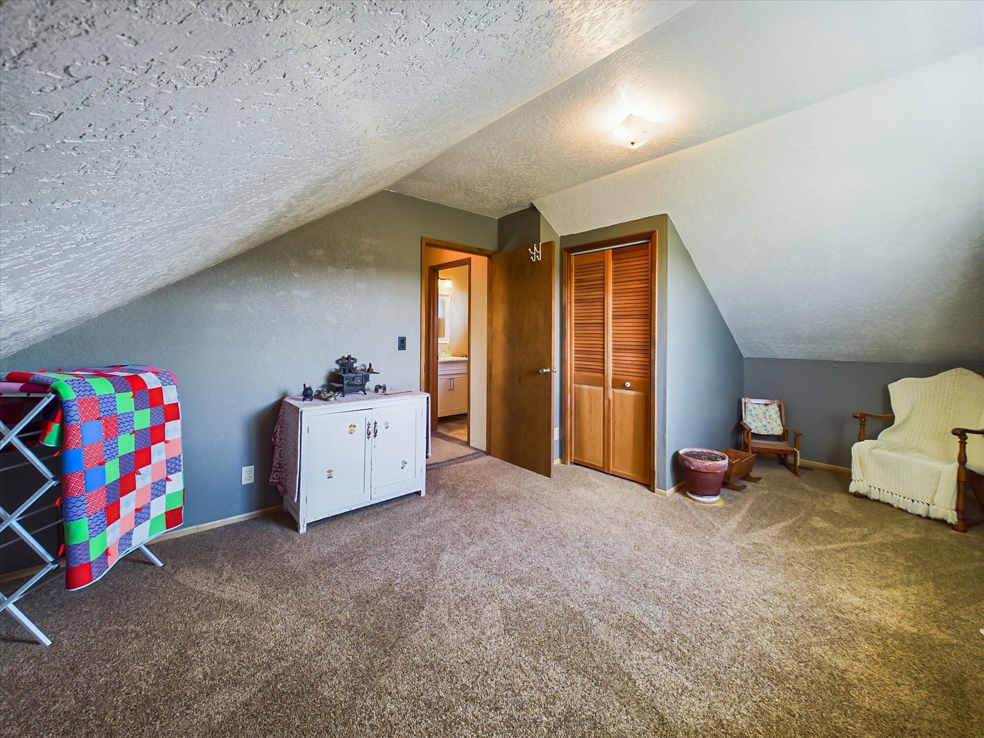 5519 Country Lane