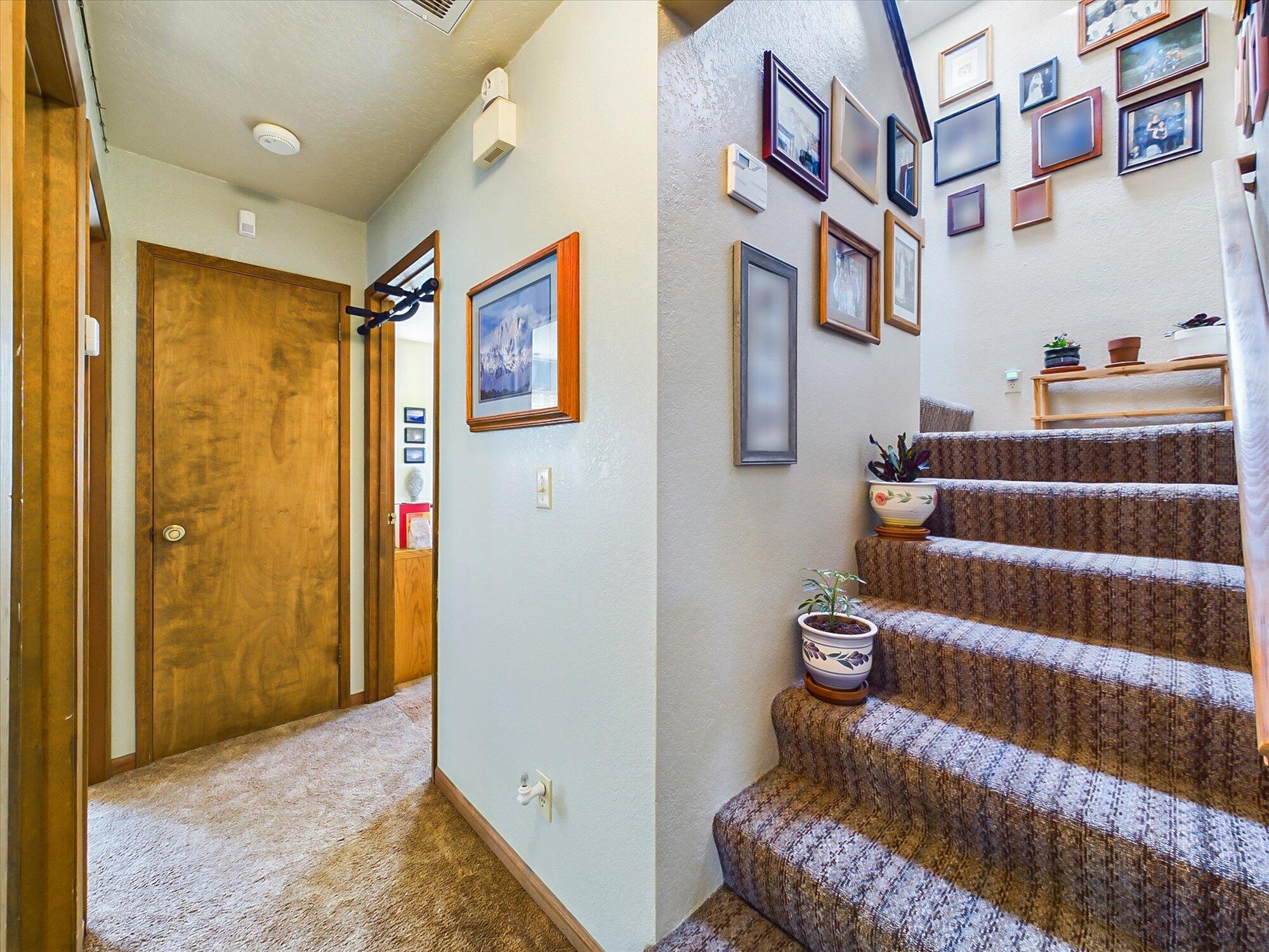 5519 Country Lane