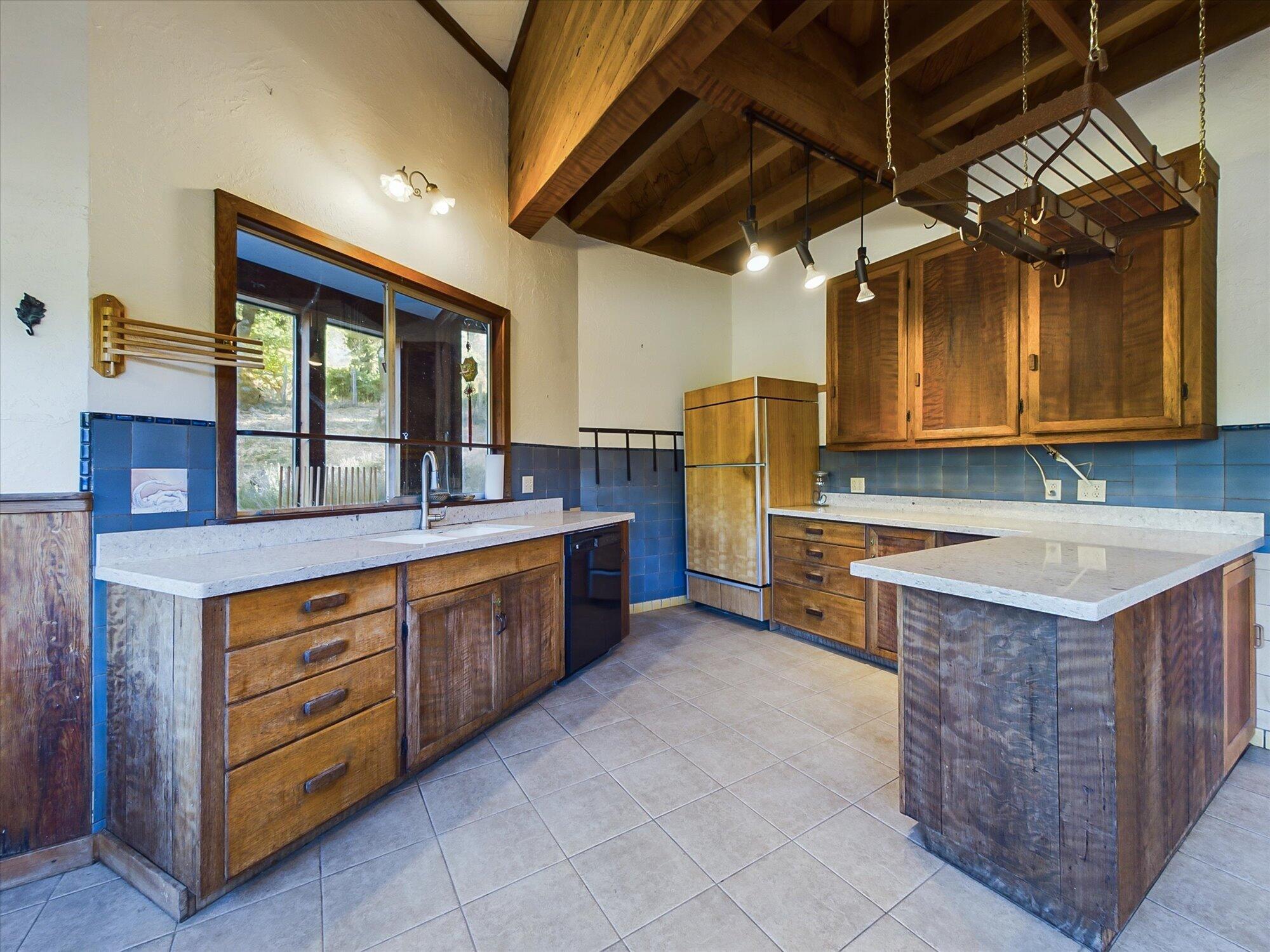 3830 Thomas Road