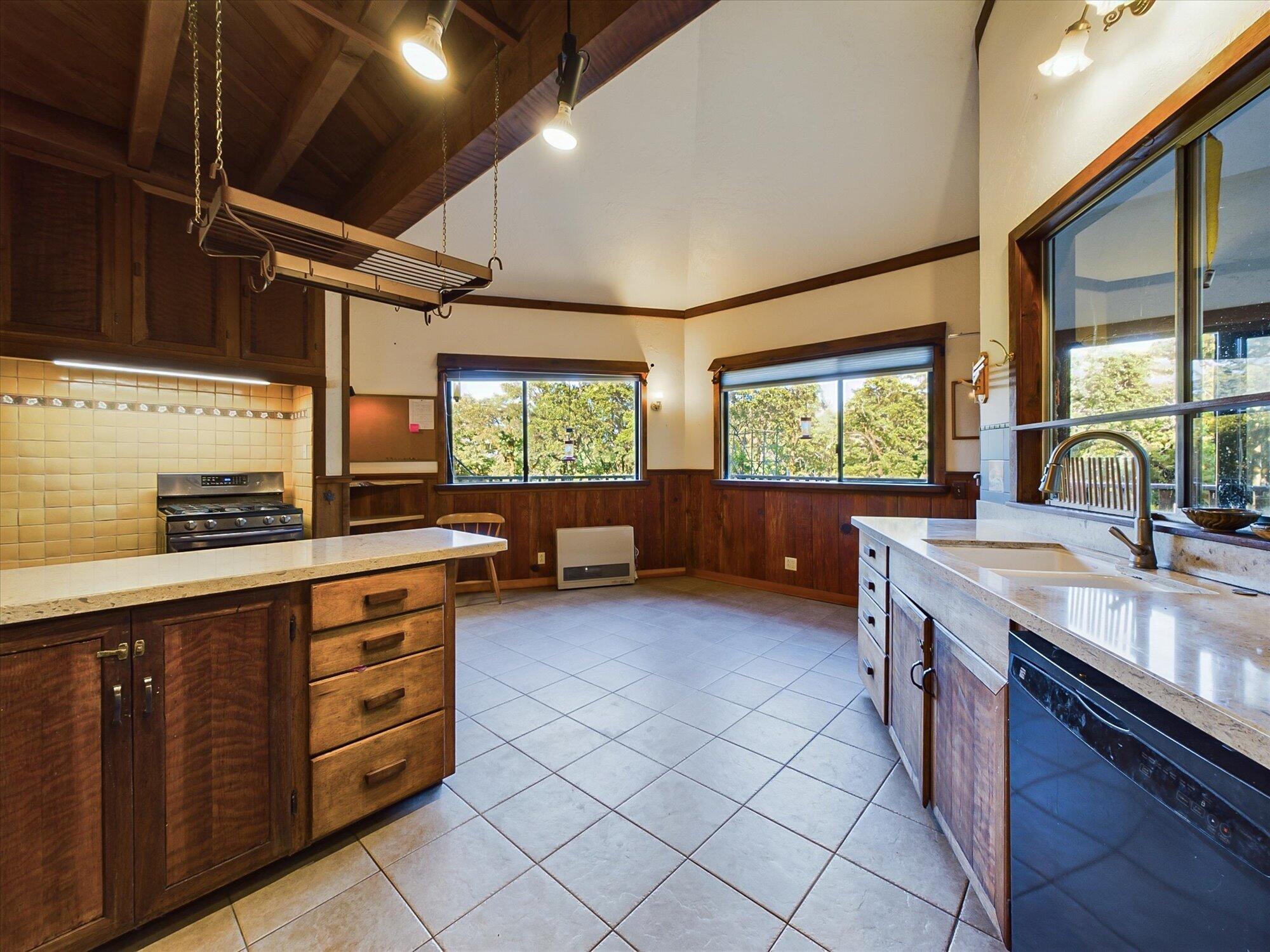 3830 Thomas Road