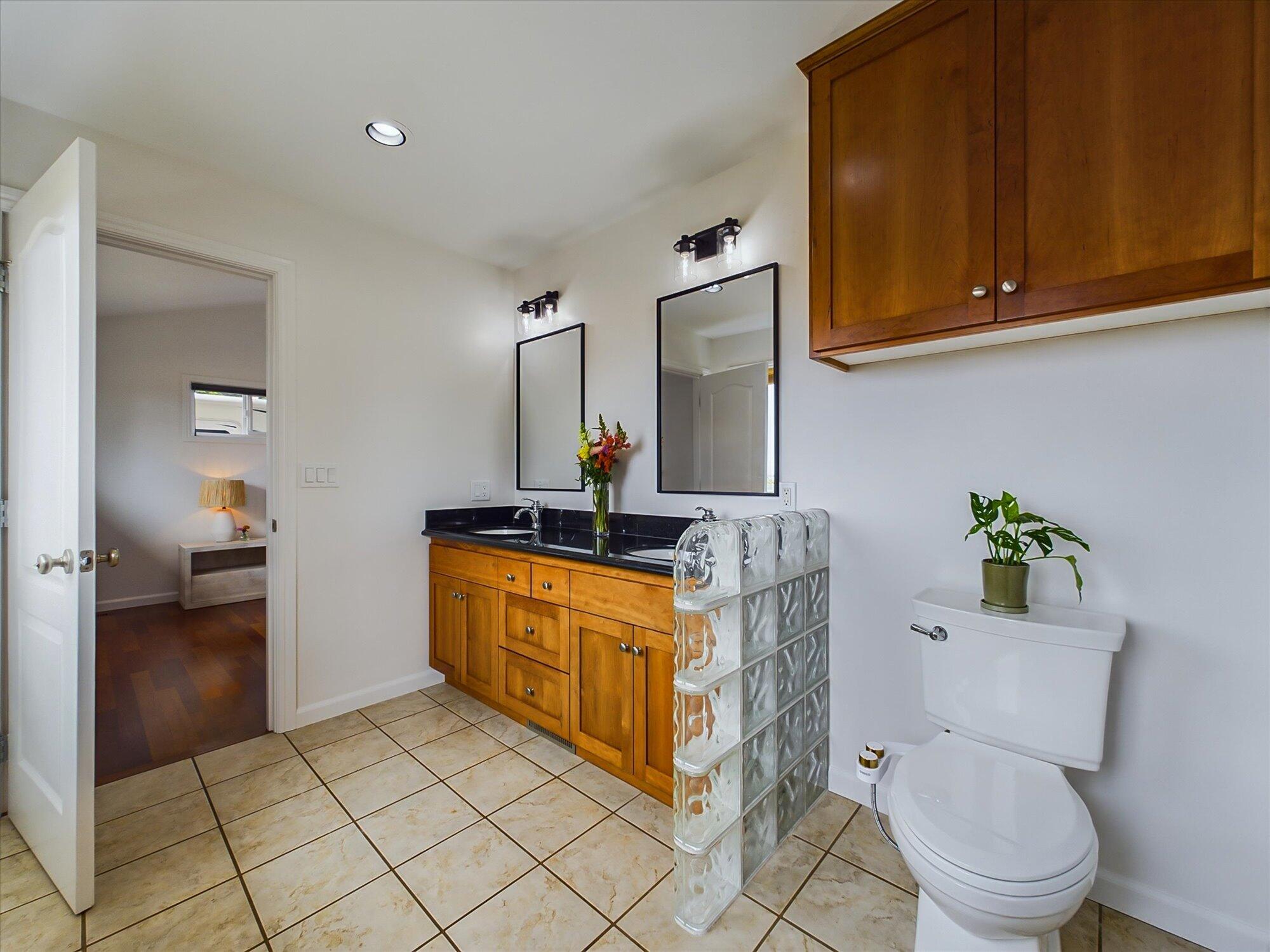 1025 Barview Court