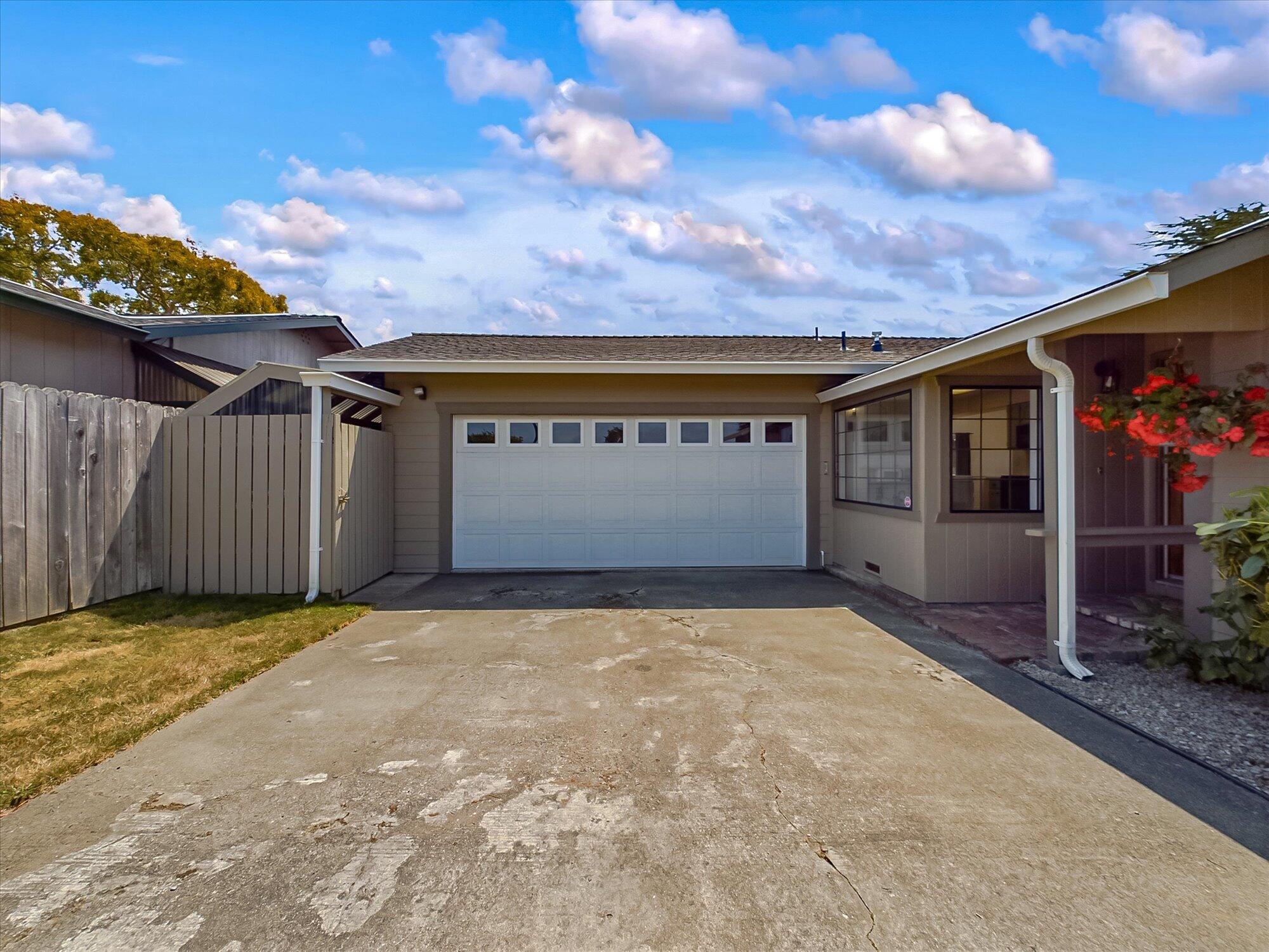 1025 Barview Court