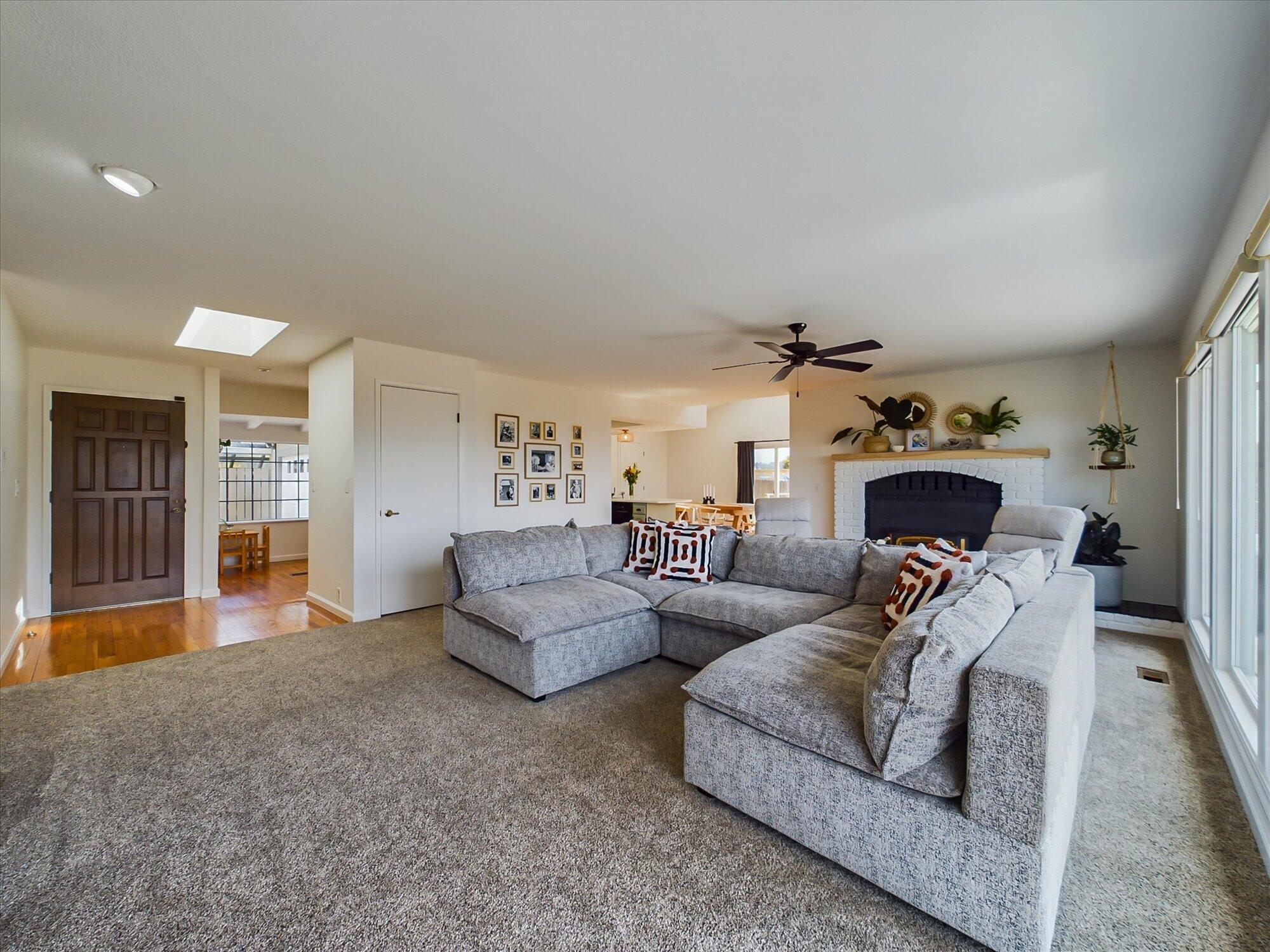 1025 Barview Court