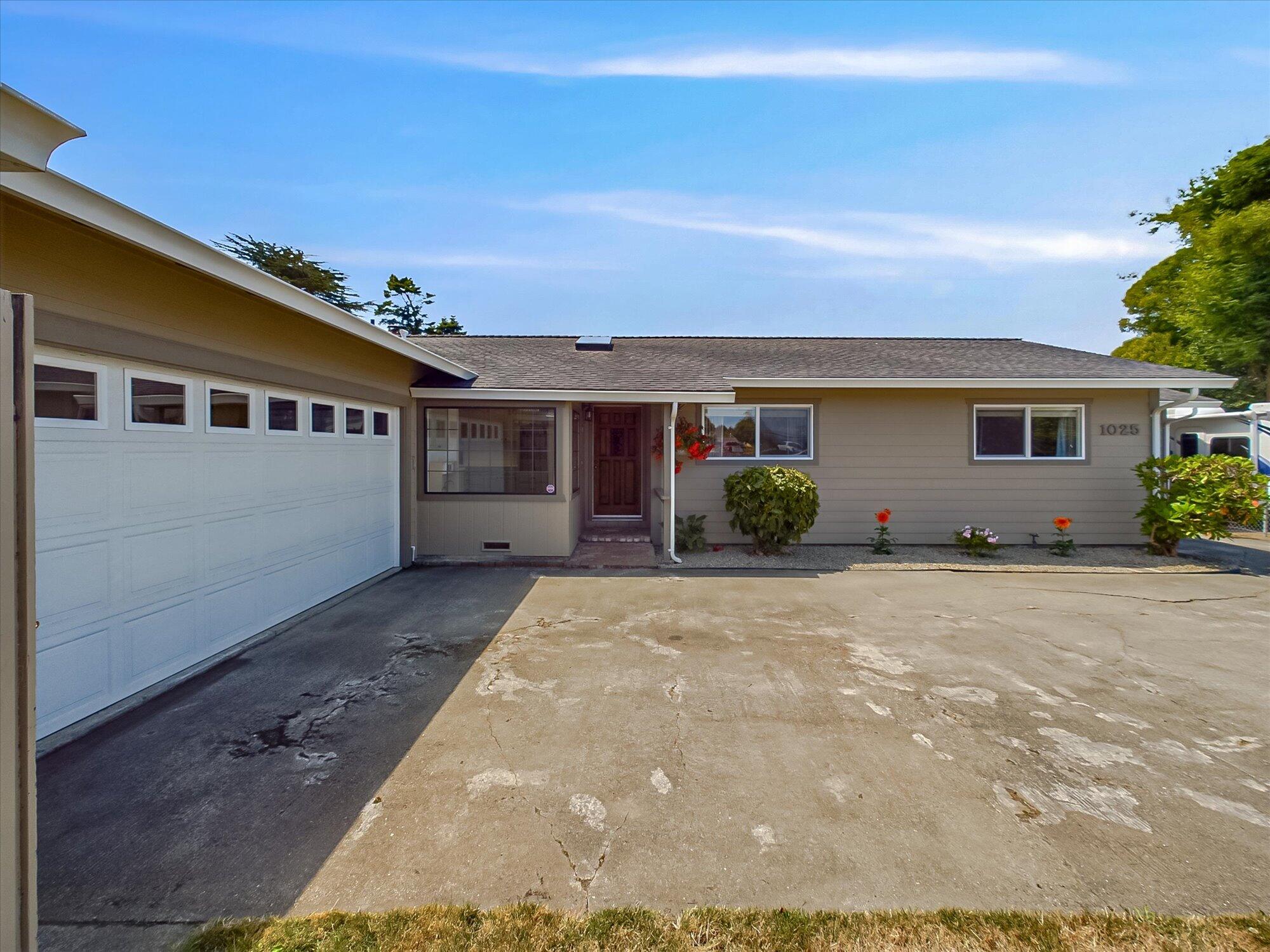 1025 Barview Court