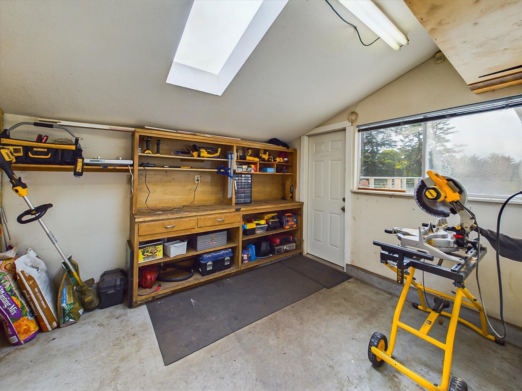 1025 Barview Court