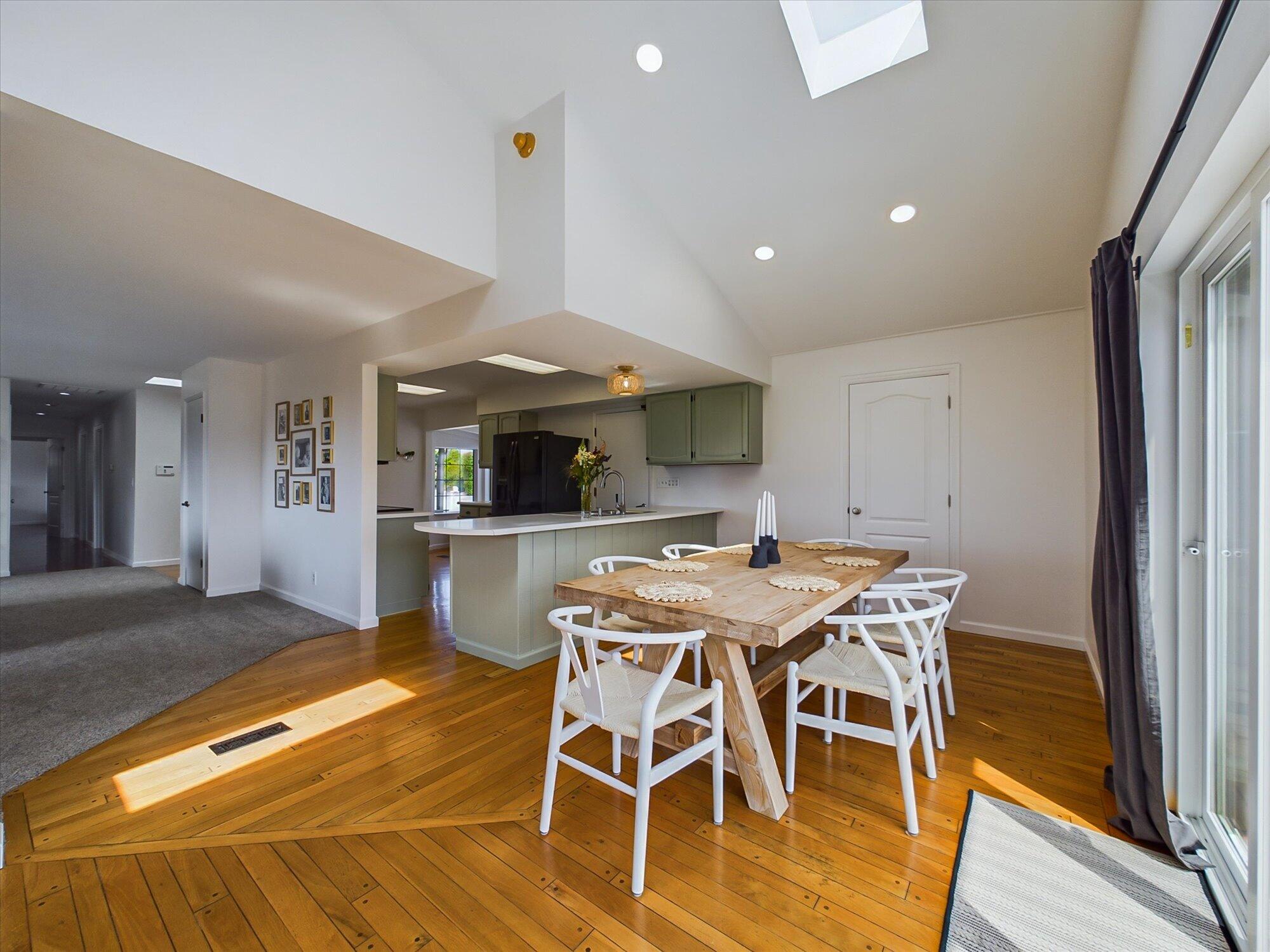 1025 Barview Court