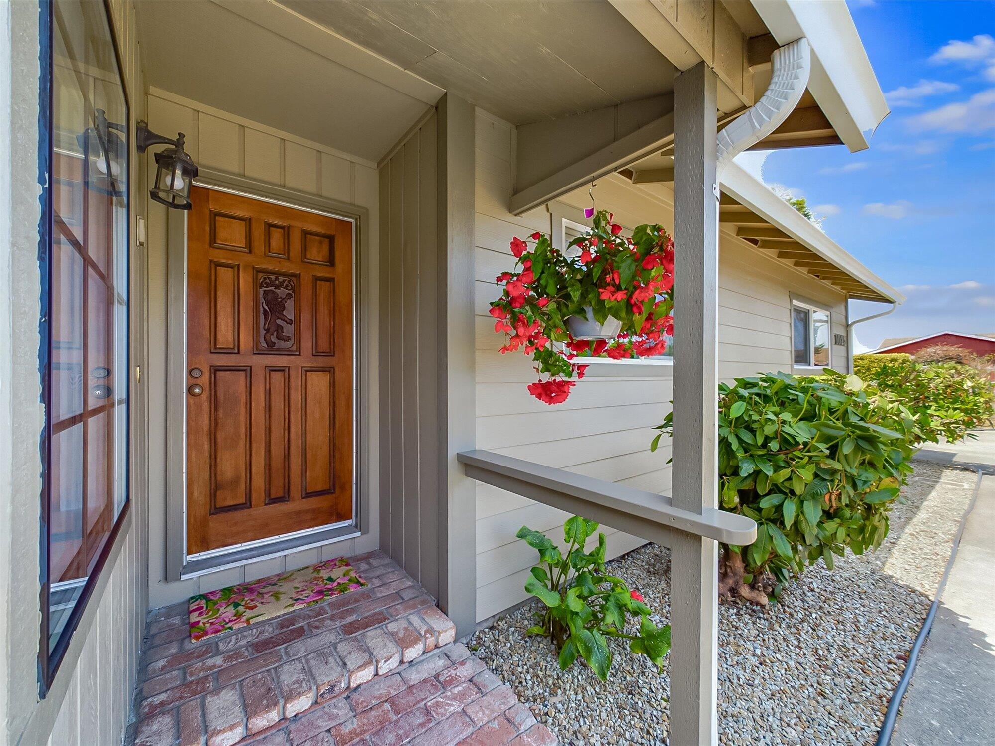 1025 Barview Court