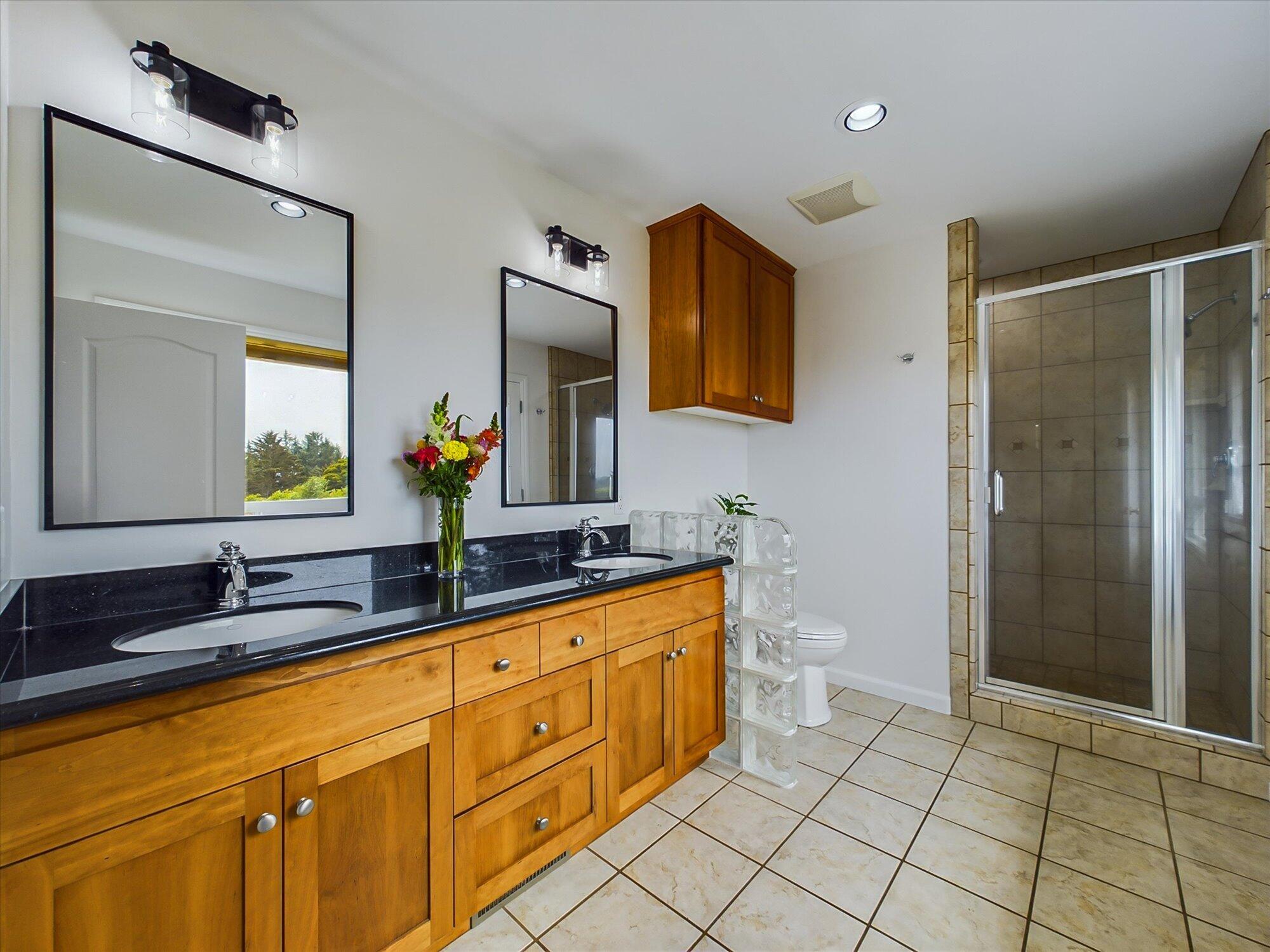 1025 Barview Court