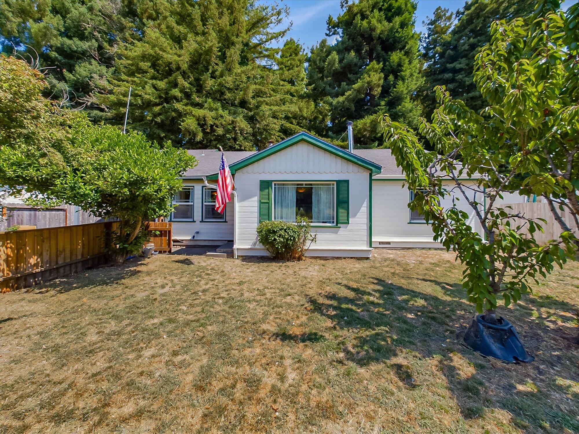 1209 Eeloa Avenue