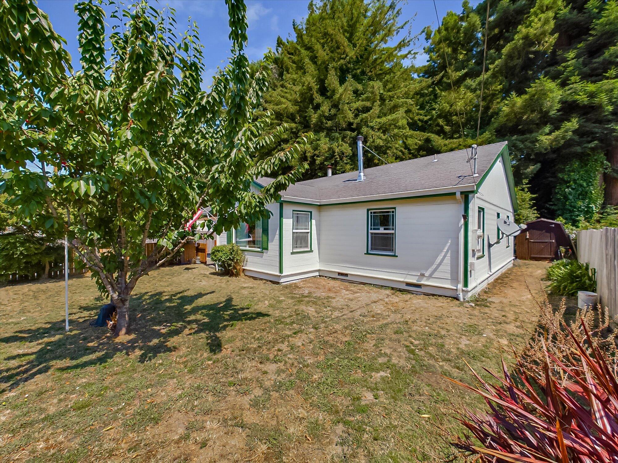 1209 Eeloa Avenue
