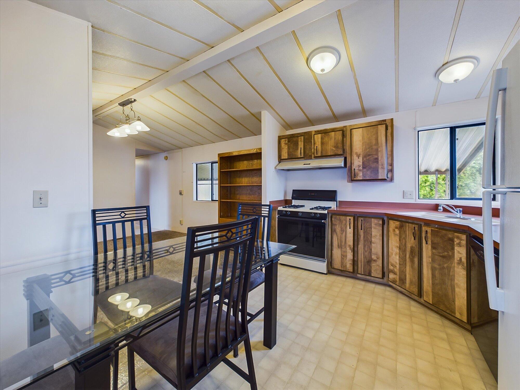 25 Sunshine Way, 25