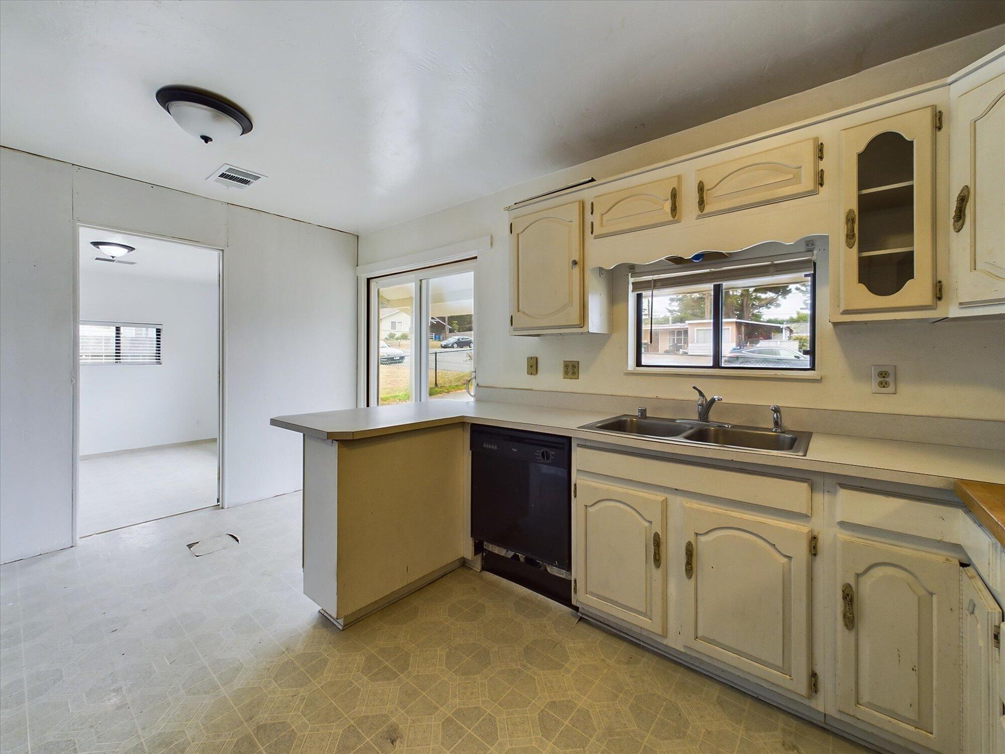 2475 Donna Drive
