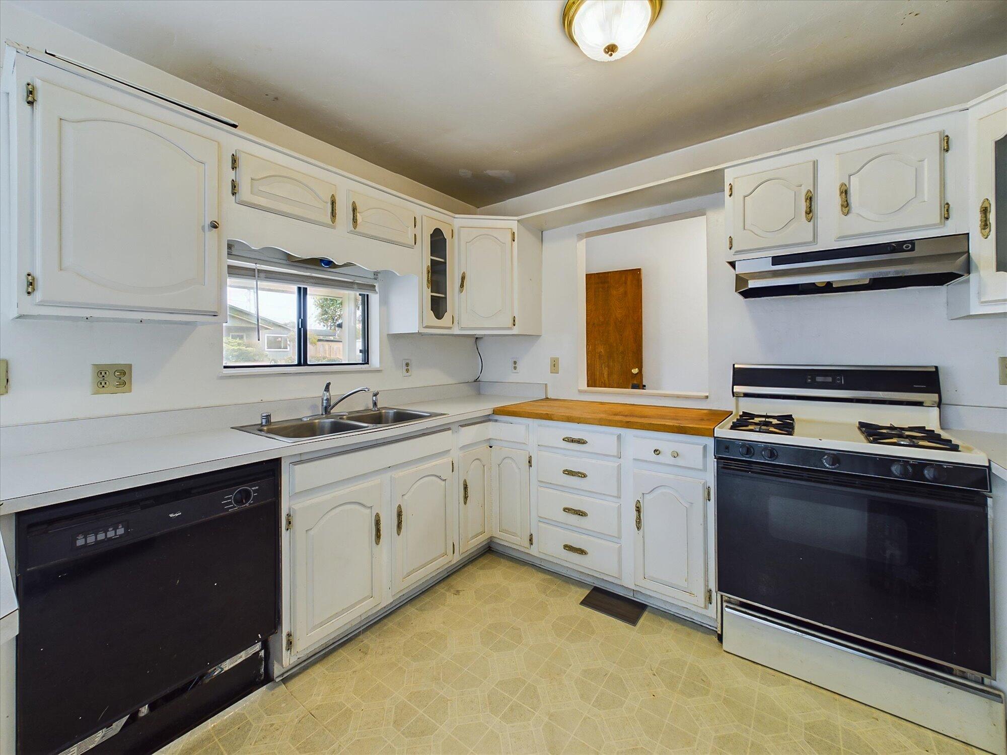 2475 Donna Drive
