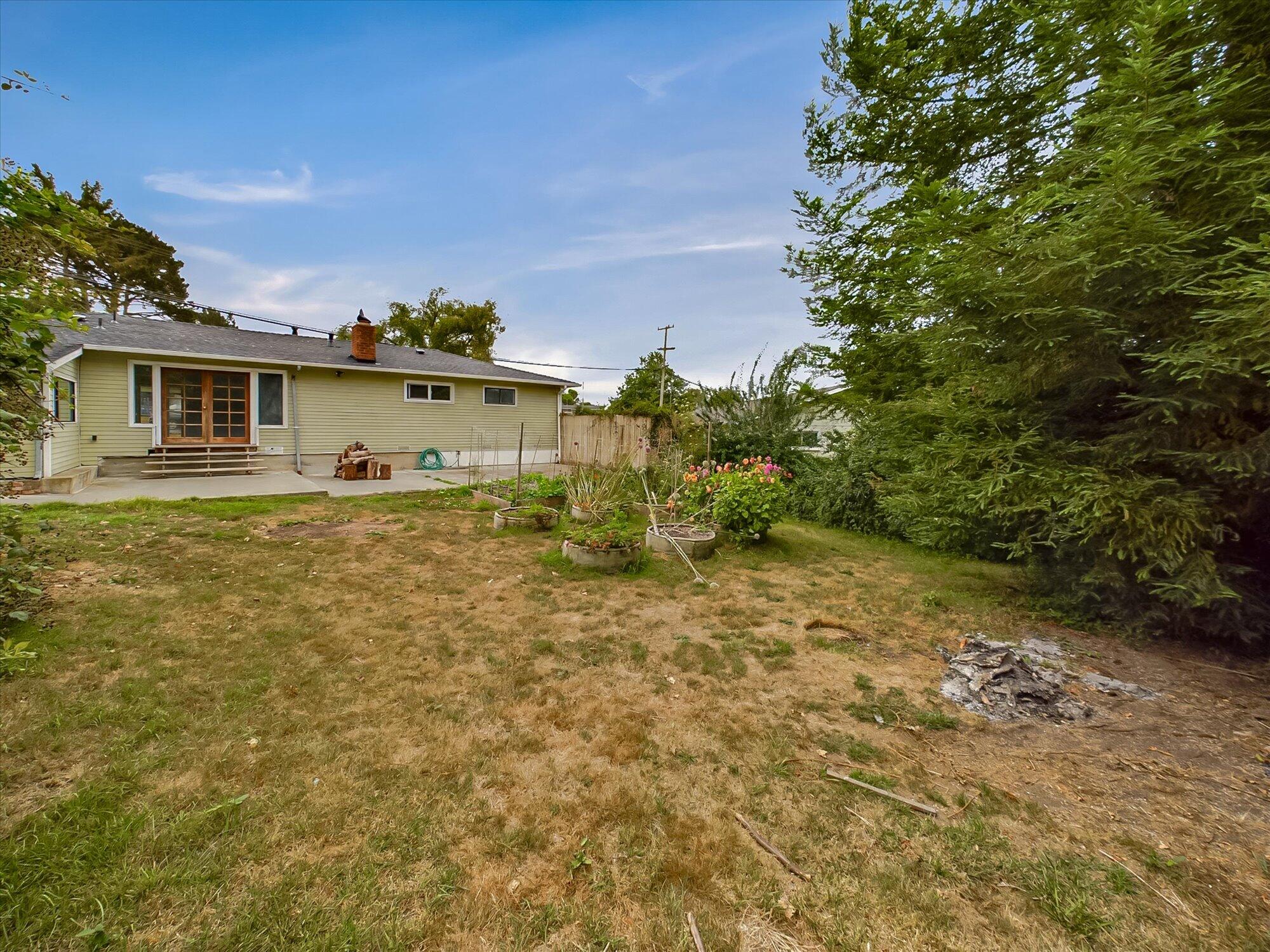 2475 Donna Drive