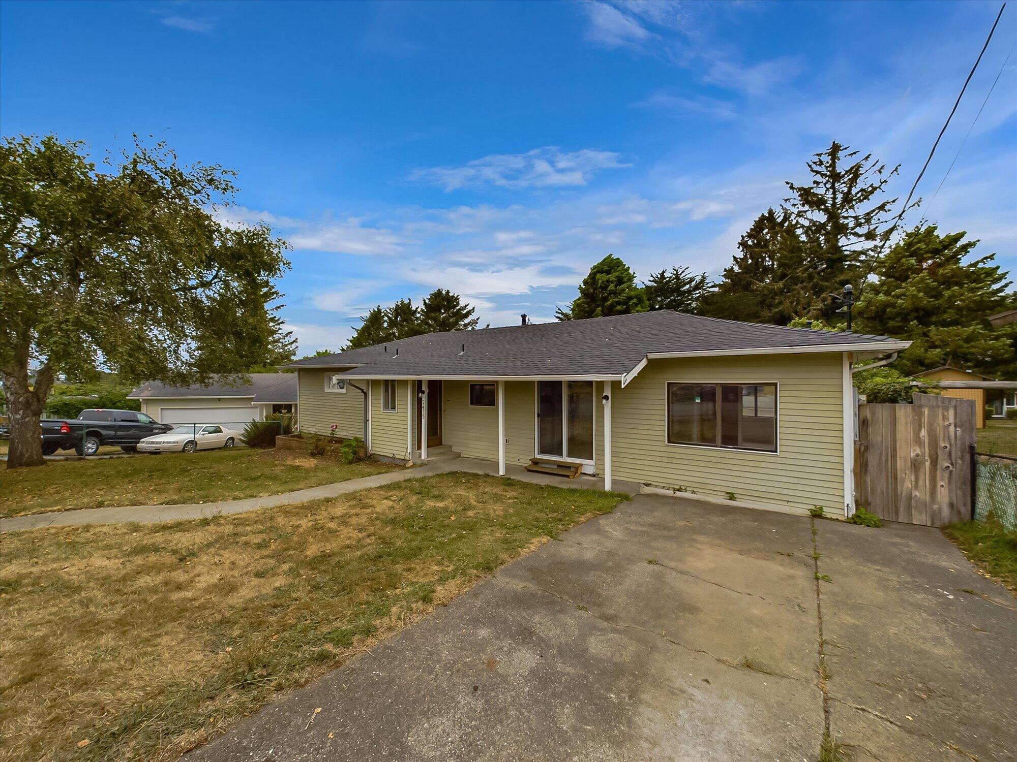 2475 Donna Drive