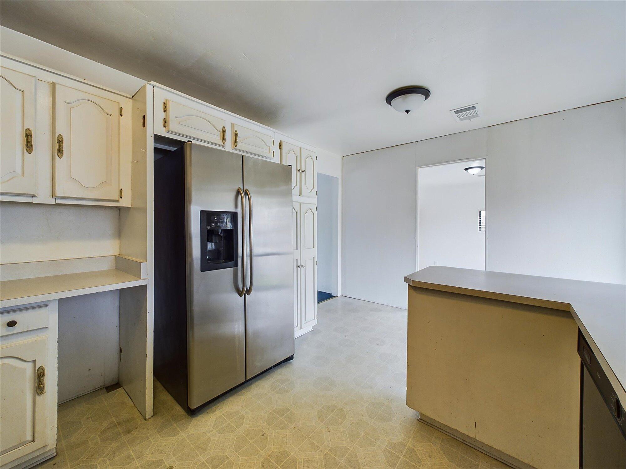 2475 Donna Drive