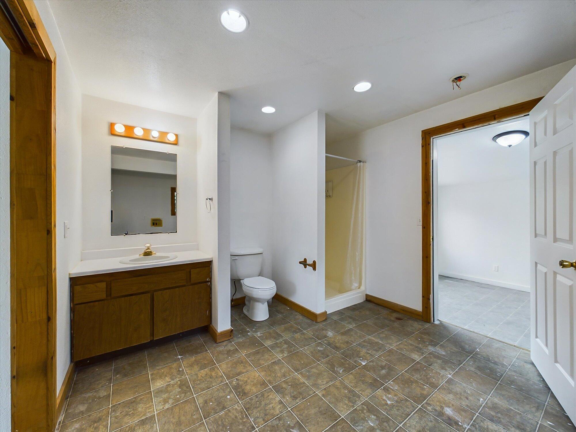 2475 Donna Drive