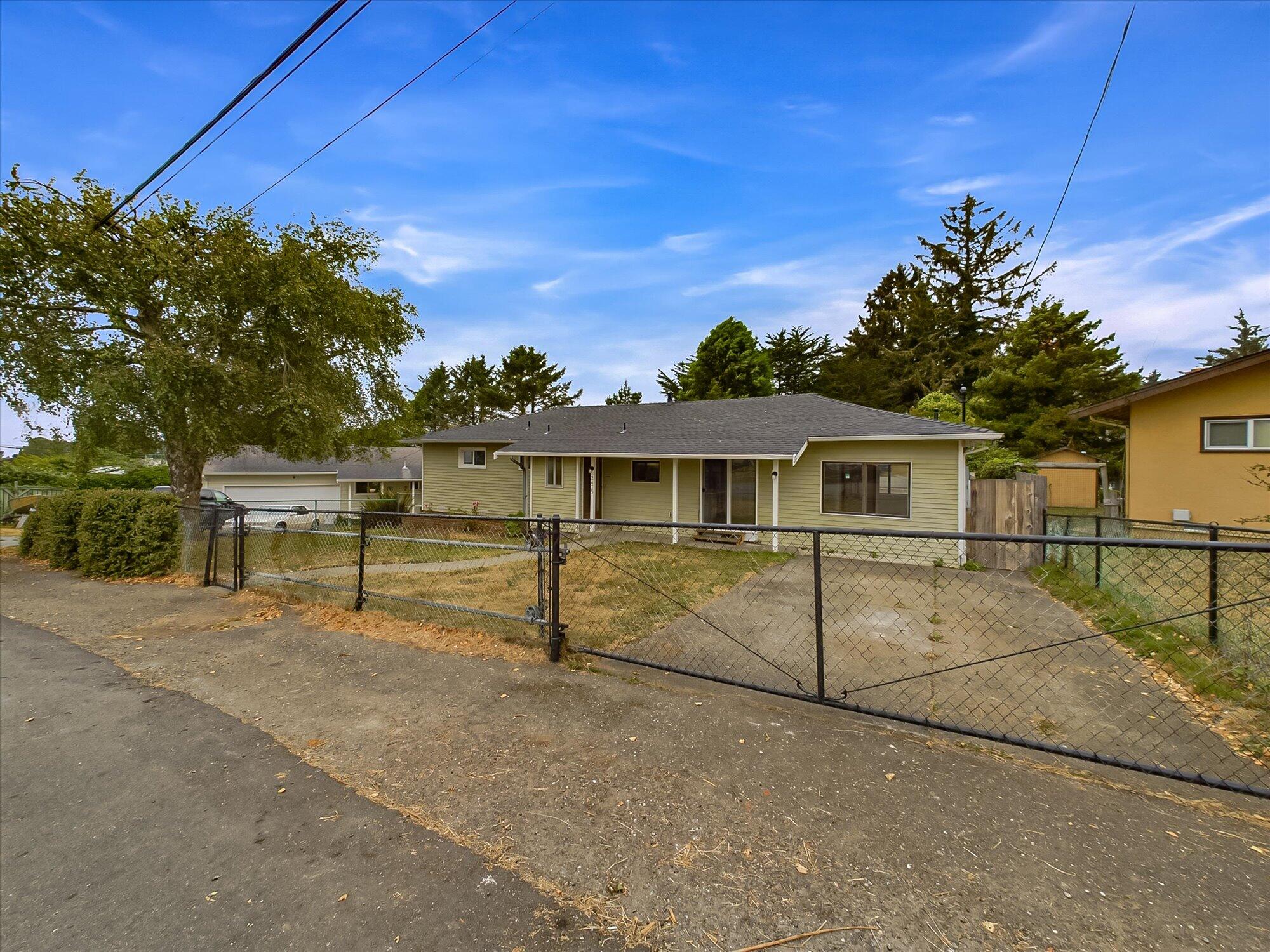 2475 Donna Drive