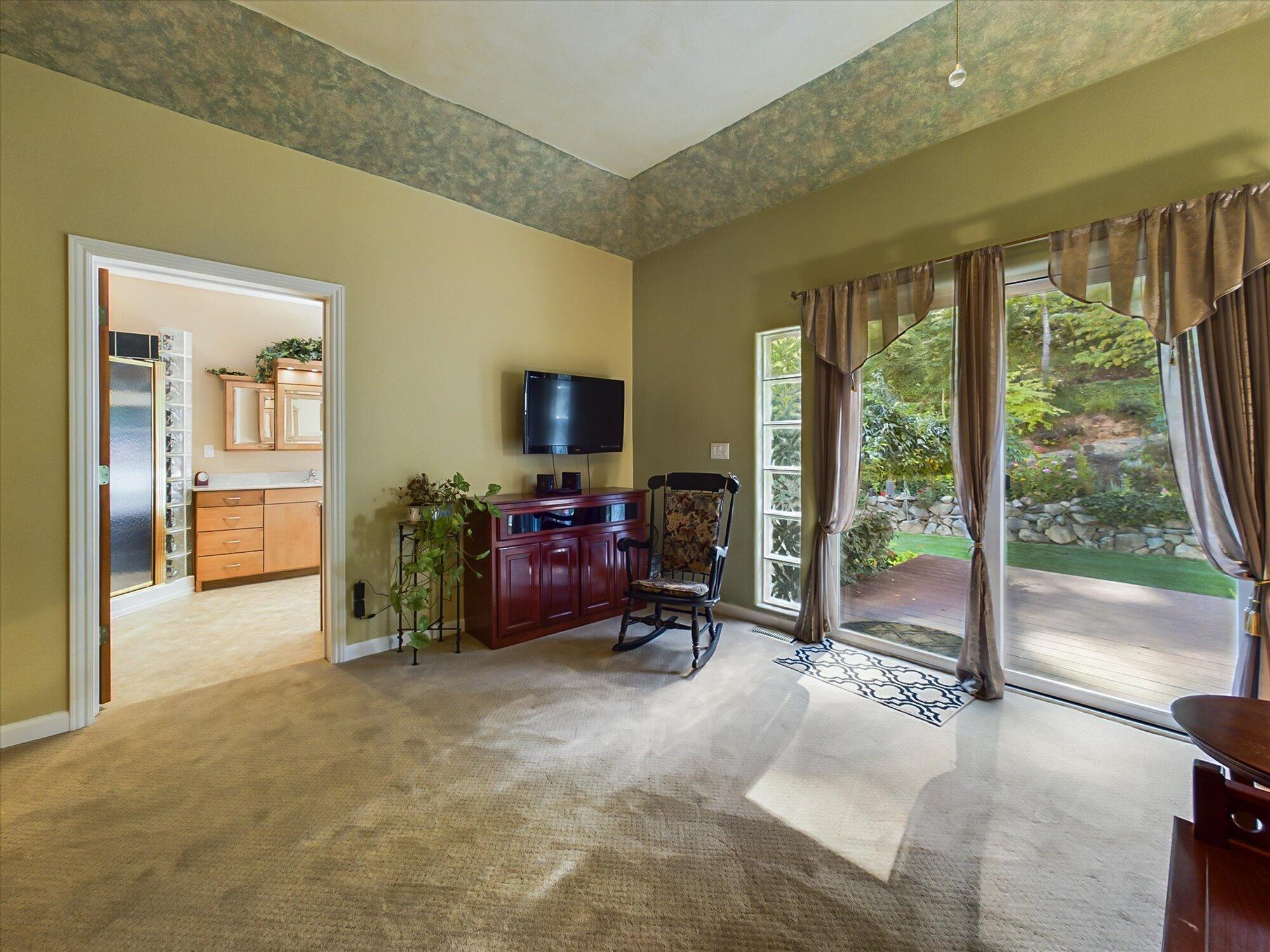 128 Harnden Lane