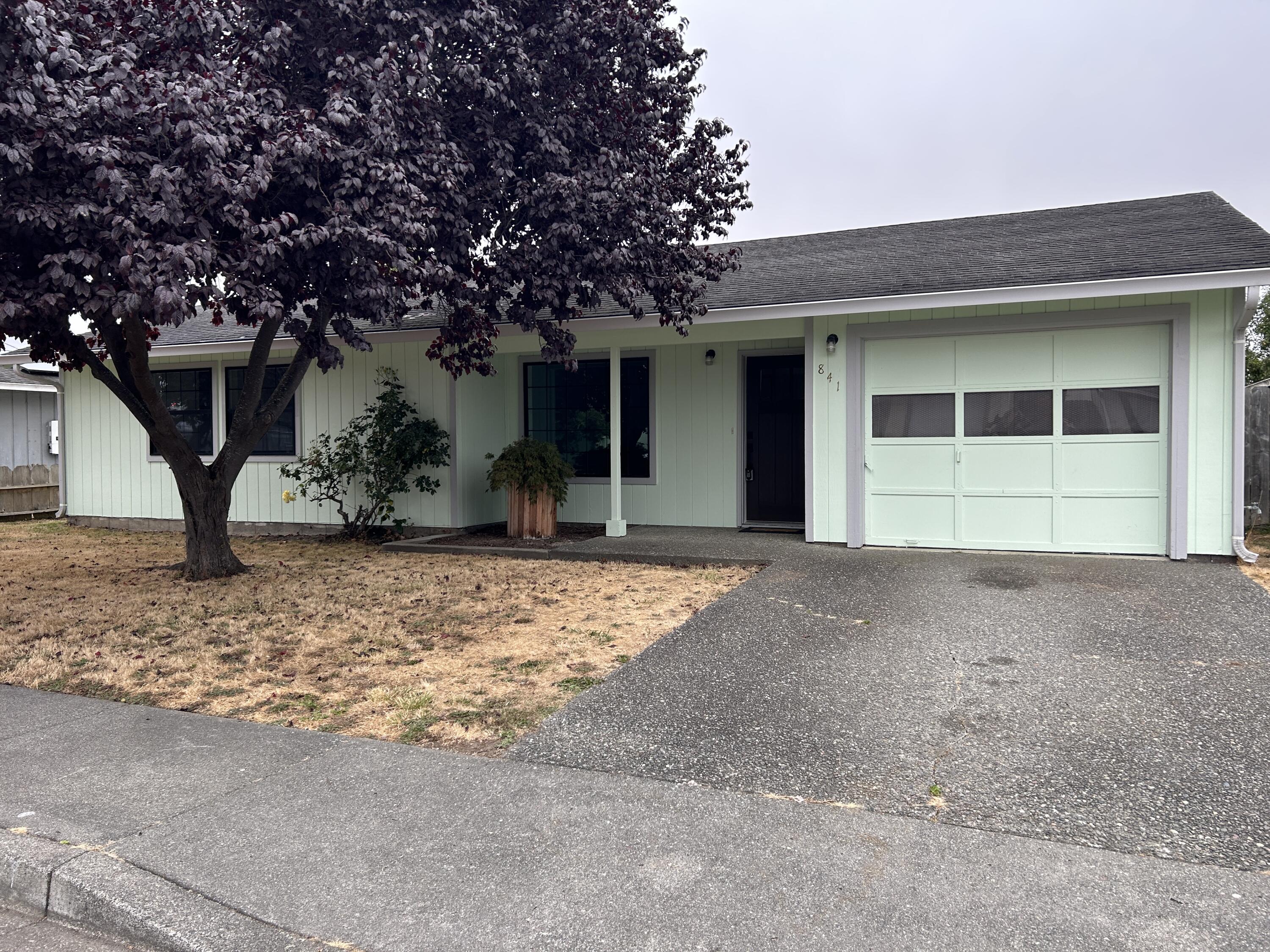 841 Barry Avenue