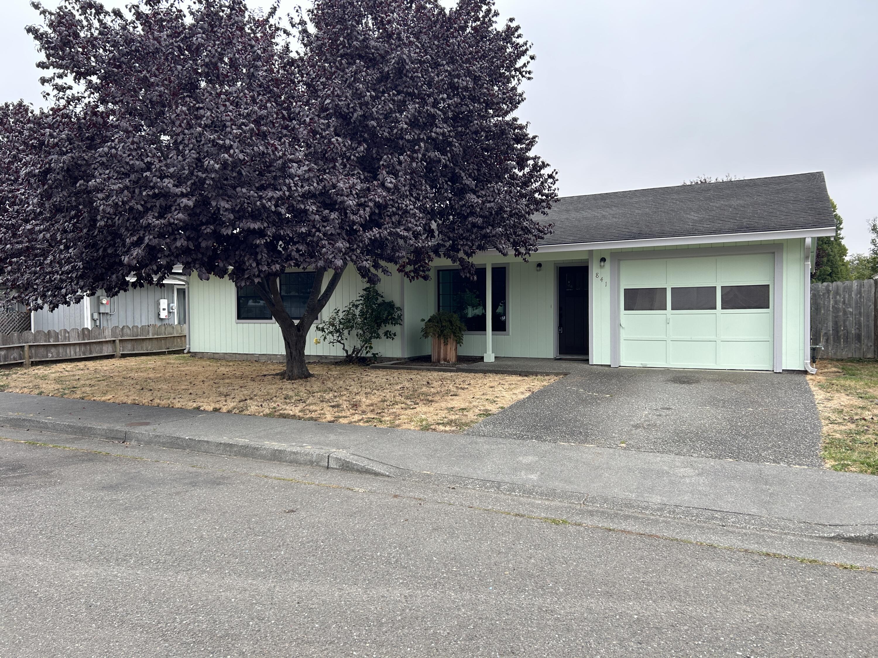 841 Barry Avenue