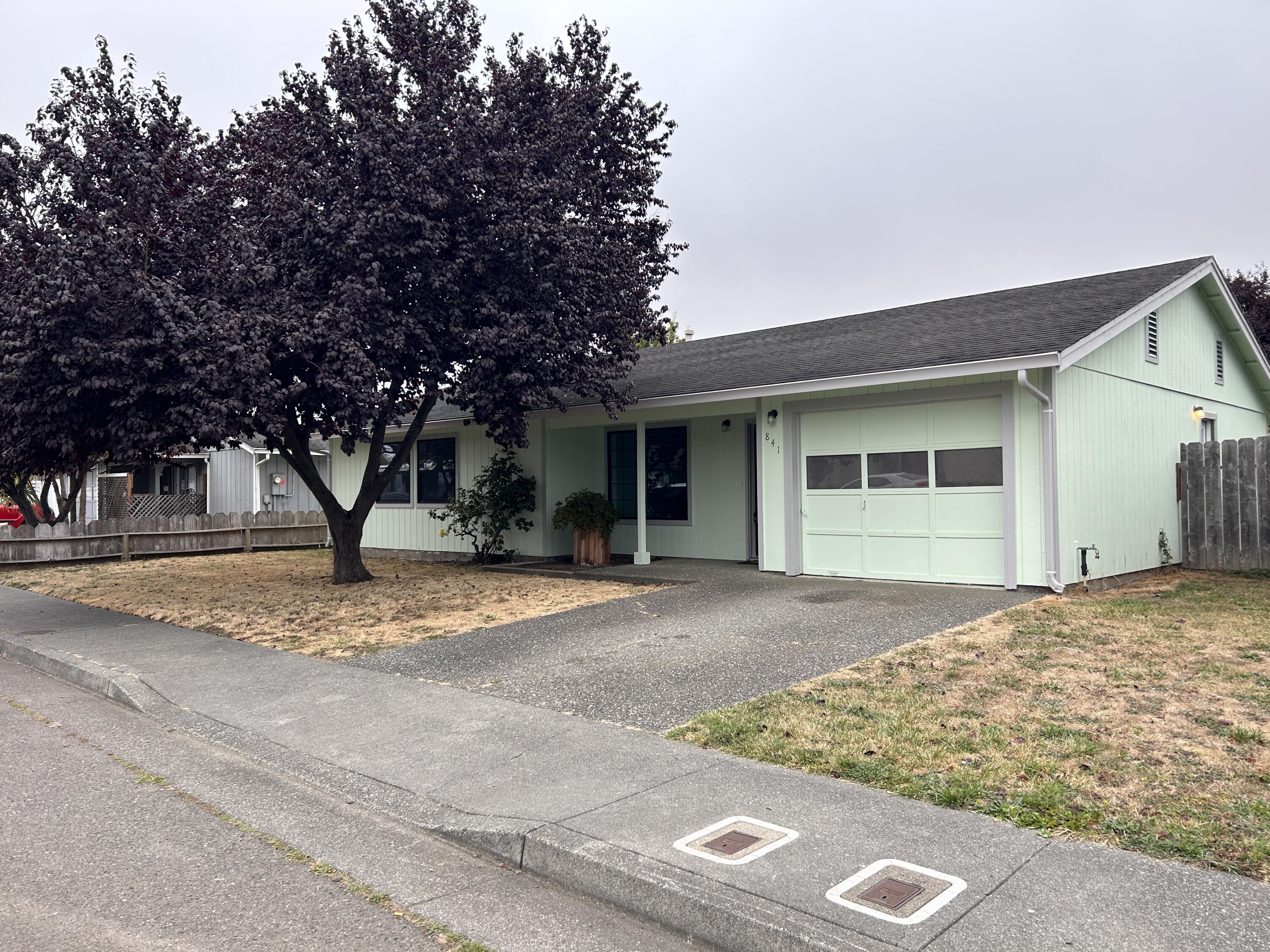 841 Barry Avenue