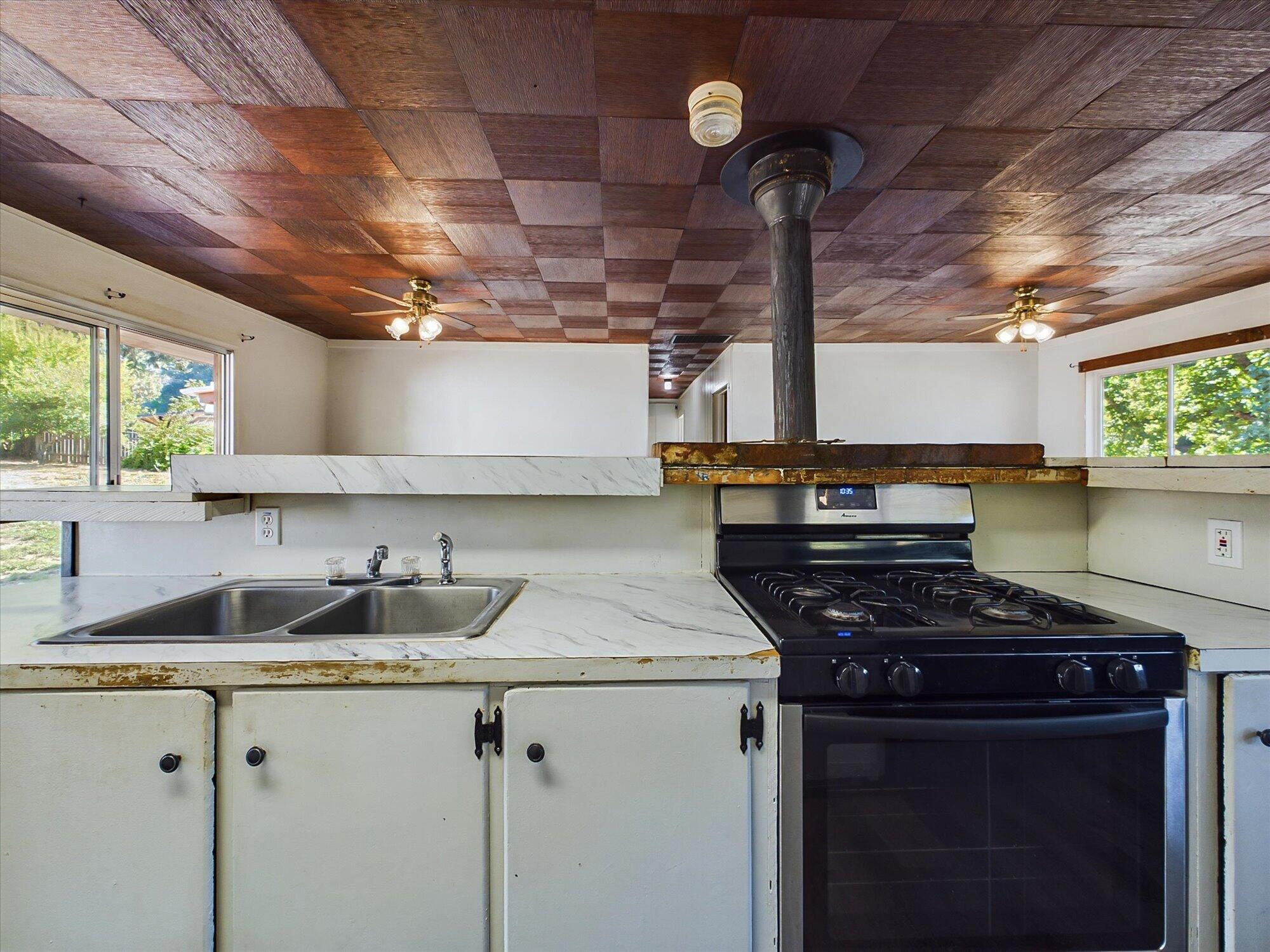 2160 Salyer Loop Road