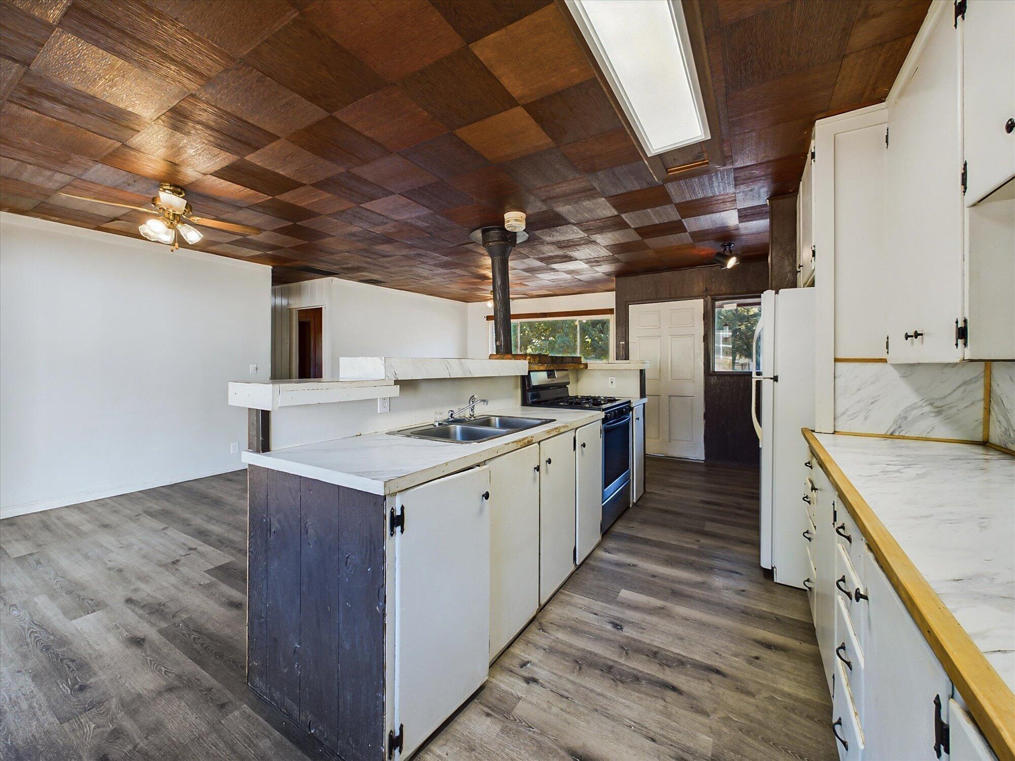 2160 Salyer Loop Road
