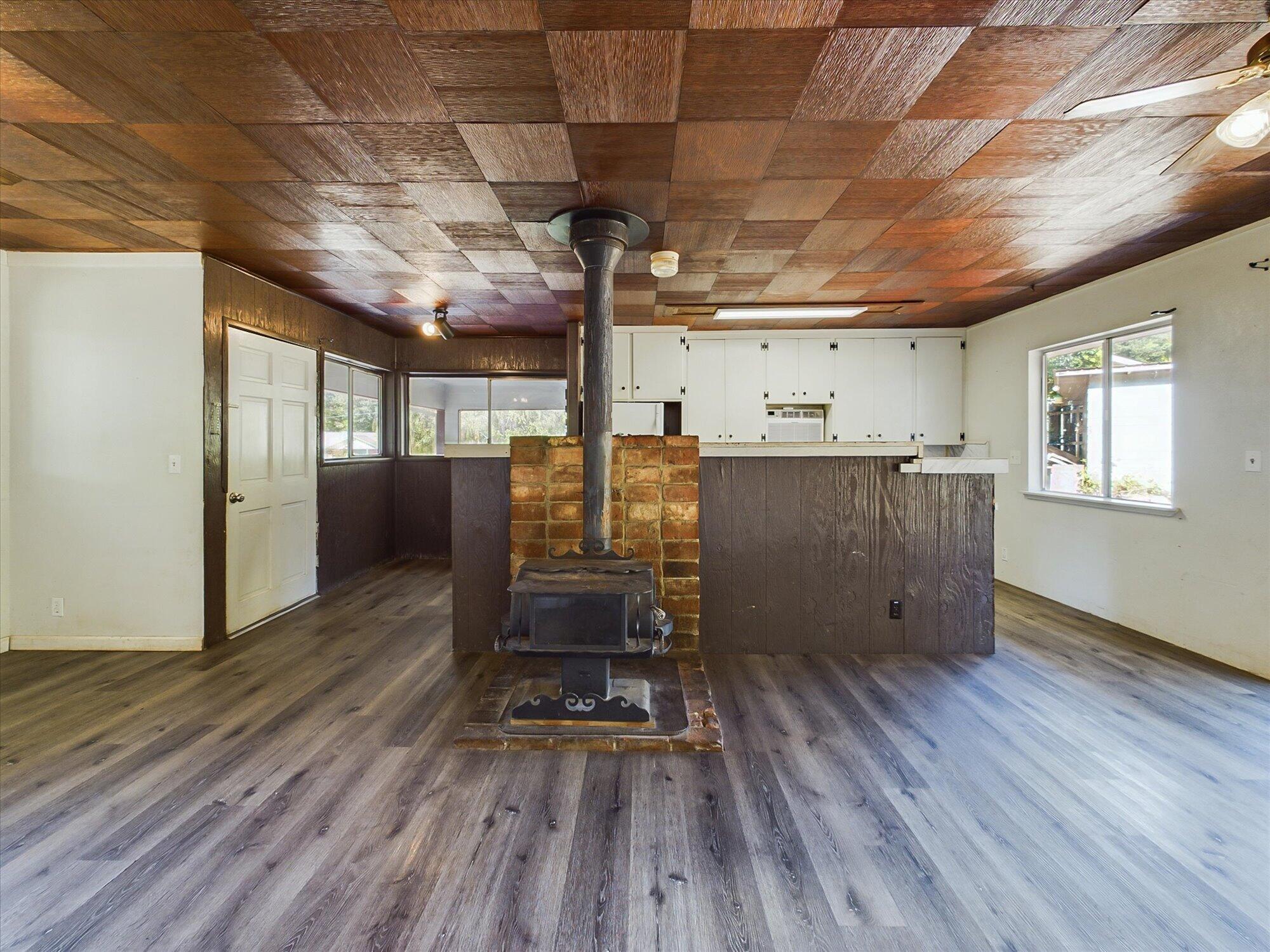 2160 Salyer Loop Road