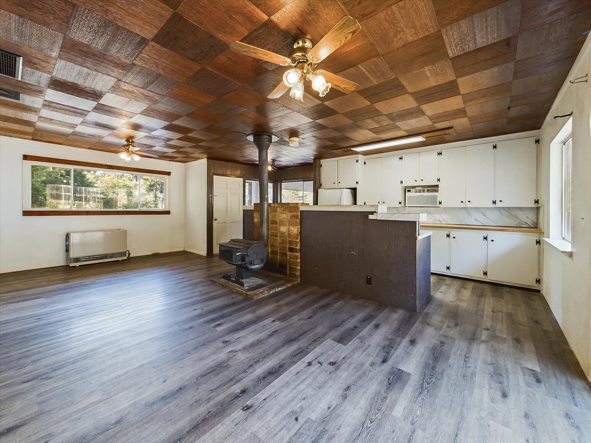 2160 Salyer Loop Road
